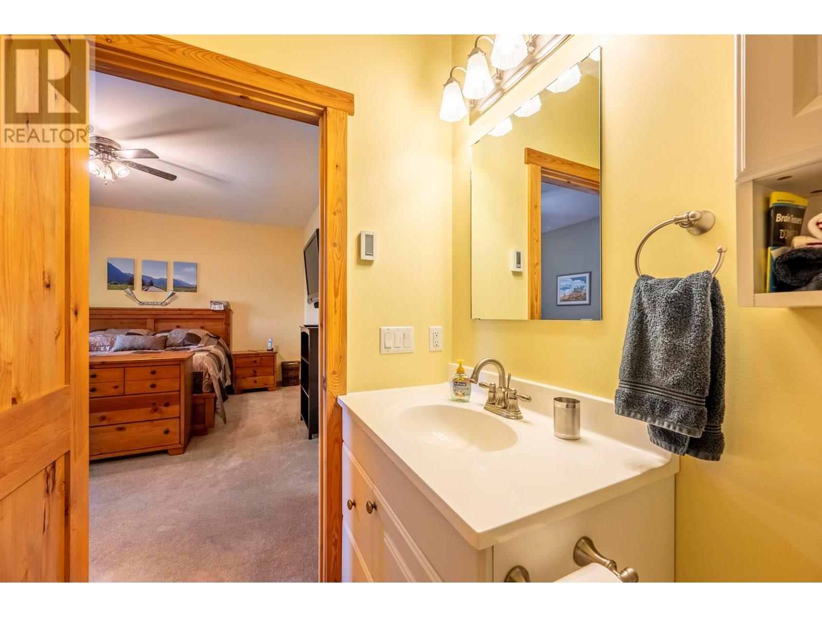 810 12th Street S, Golden, British Columbia  V0A 1H2 - Photo 29 - 10351892