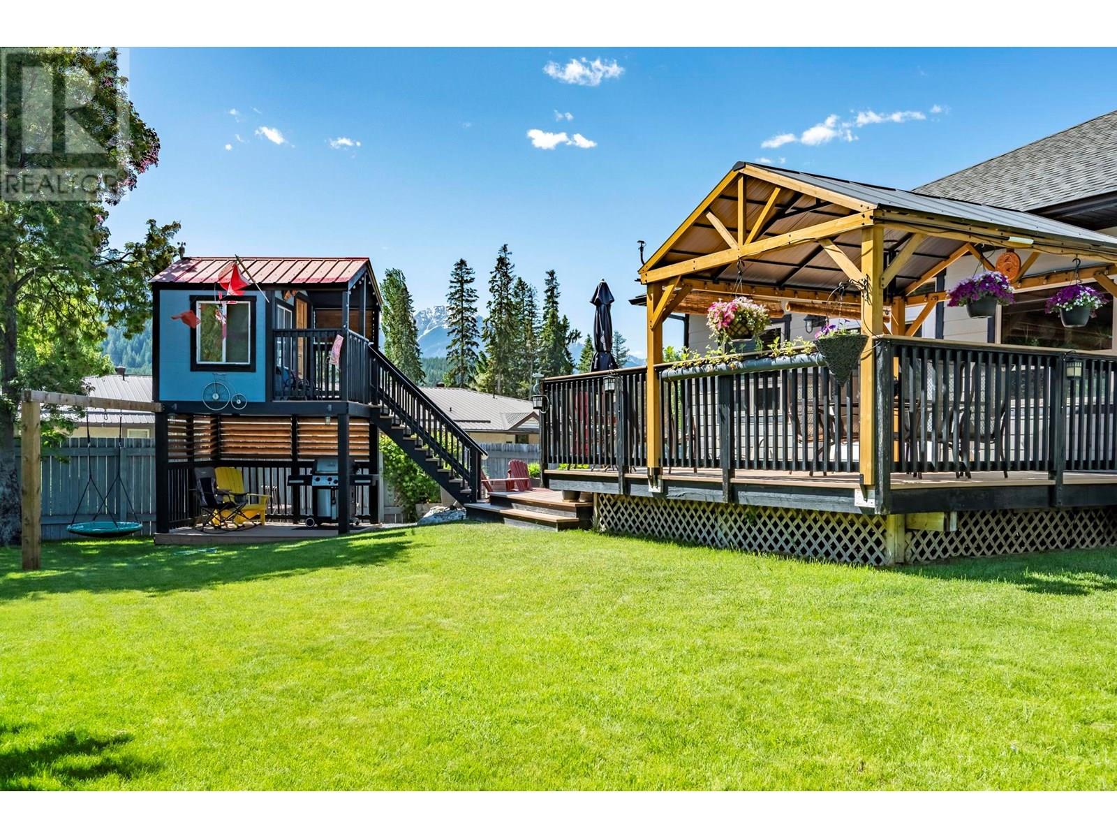 810 12th Street S, Golden, British Columbia  V0A 1H2 - Photo 40 - 10351892