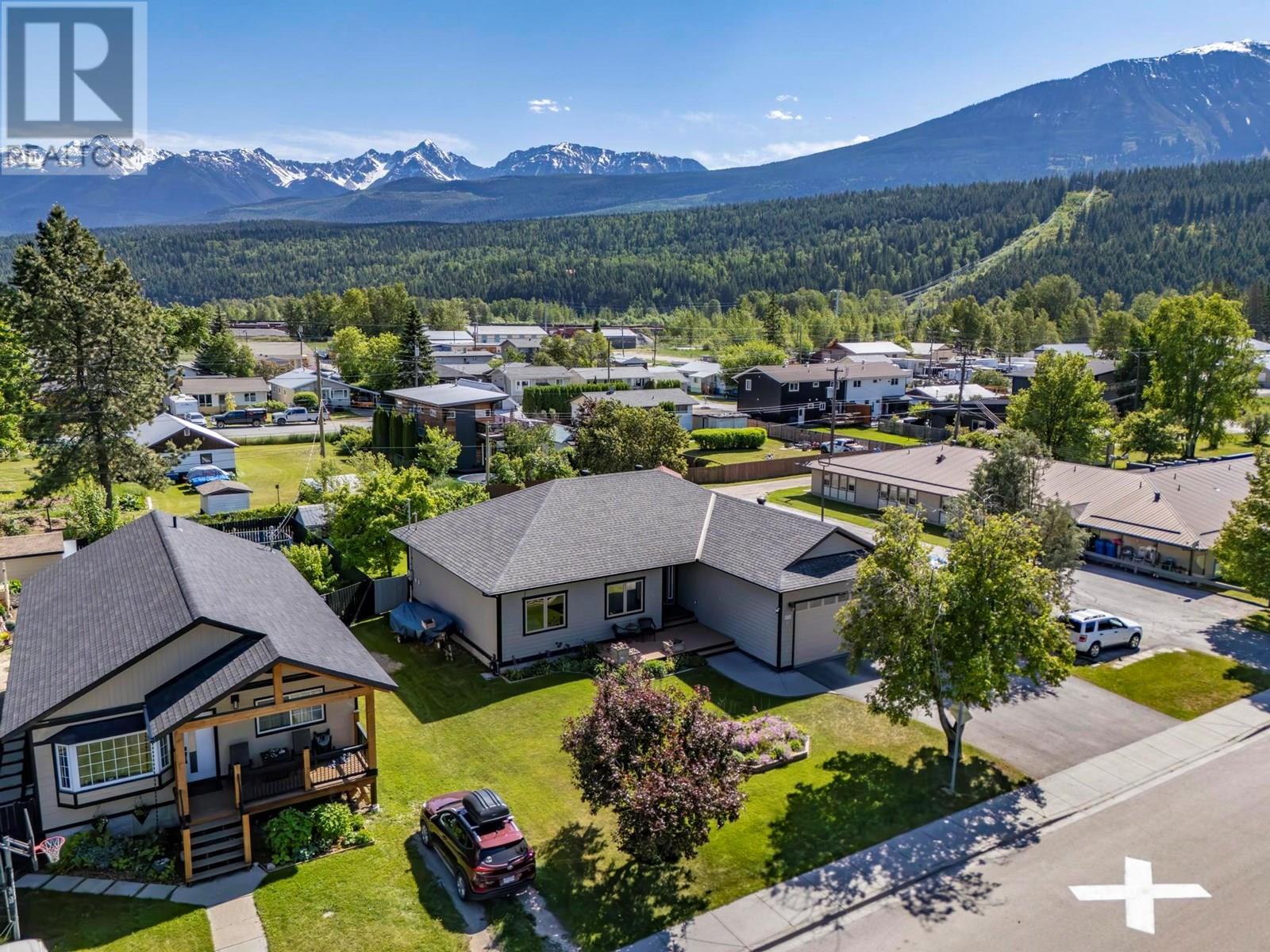 810 12th Street S, Golden, British Columbia  V0A 1H2 - Photo 60 - 10351892