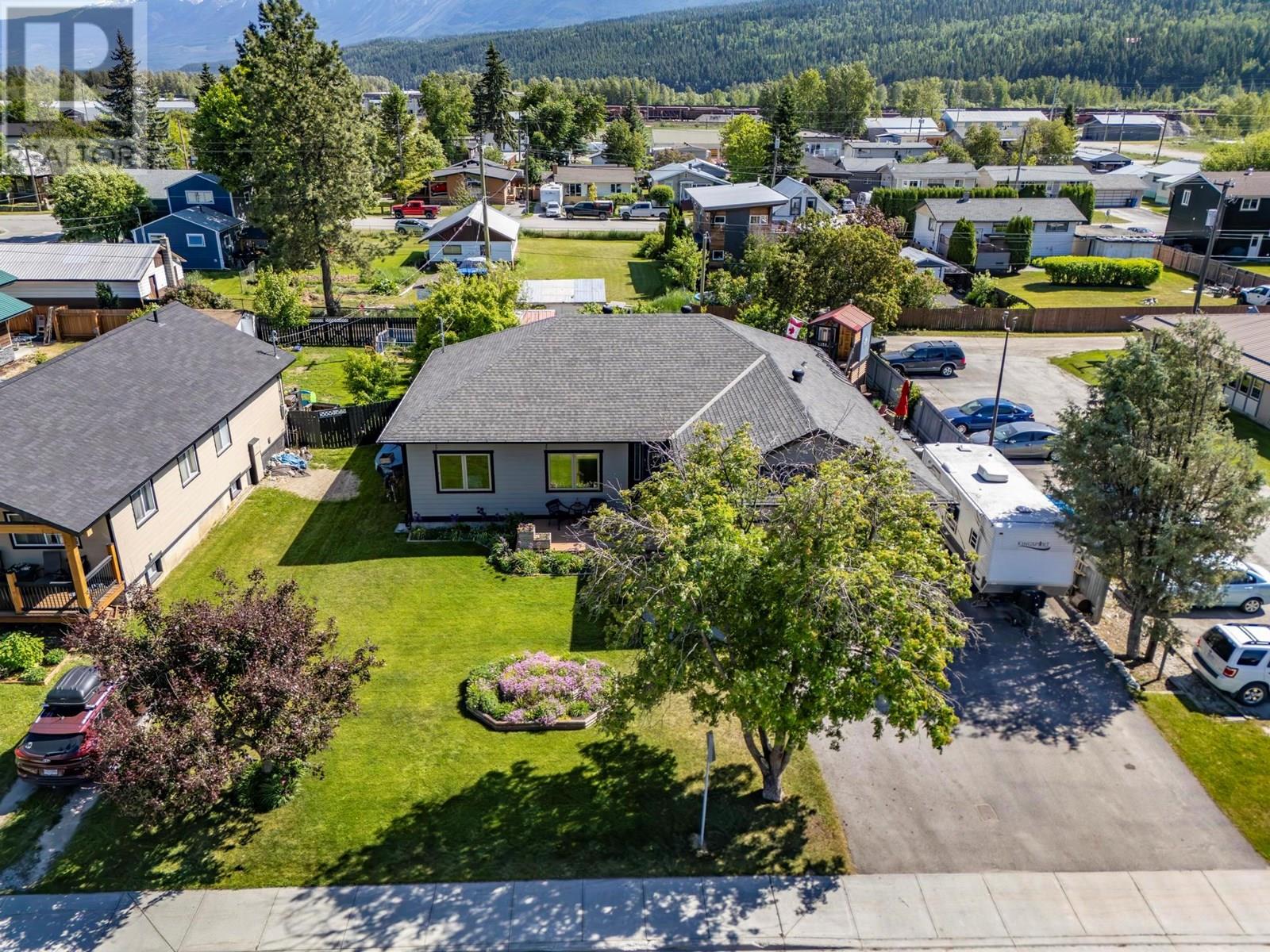 810 12th Street S, Golden, British Columbia  V0A 1H2 - Photo 61 - 10351892