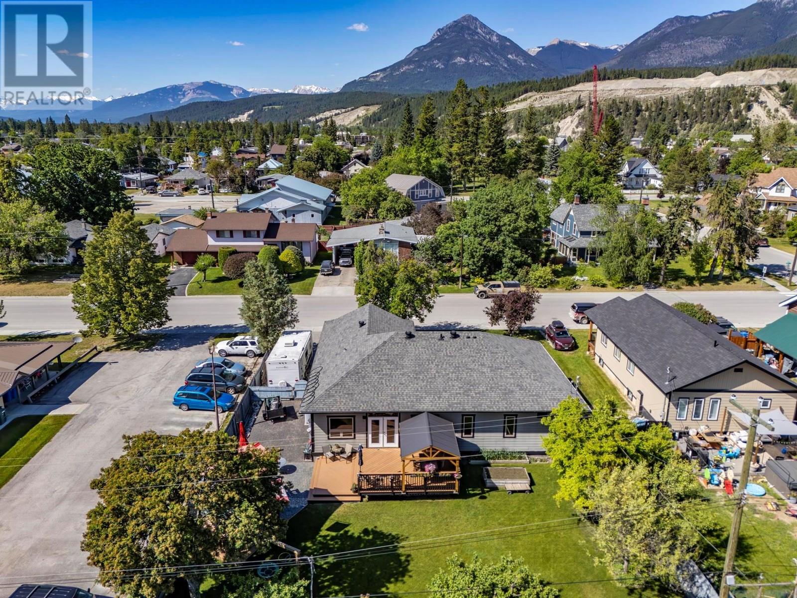 810 12th Street S, Golden, British Columbia  V0A 1H2 - Photo 63 - 10351892