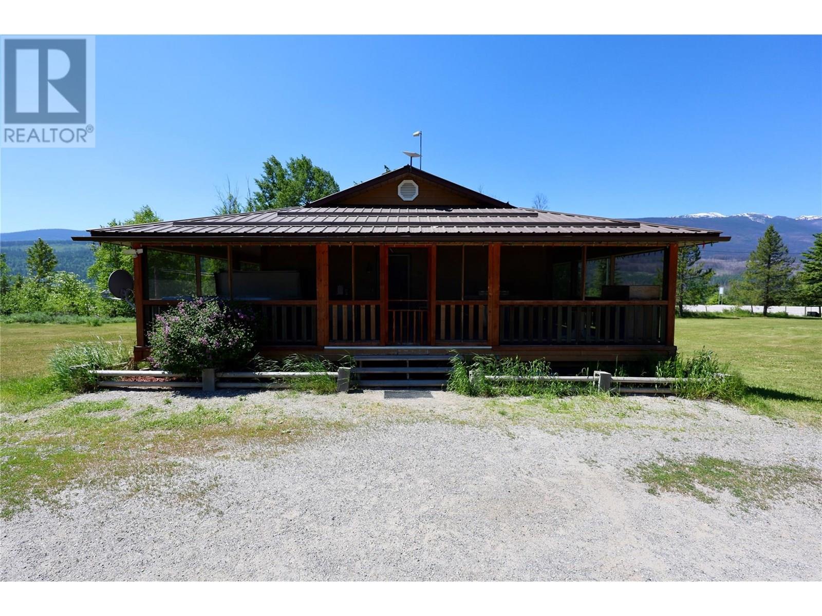 3049 95 Highway, Golden, British Columbia  V0A 1H2 - Photo 11 - 10351788