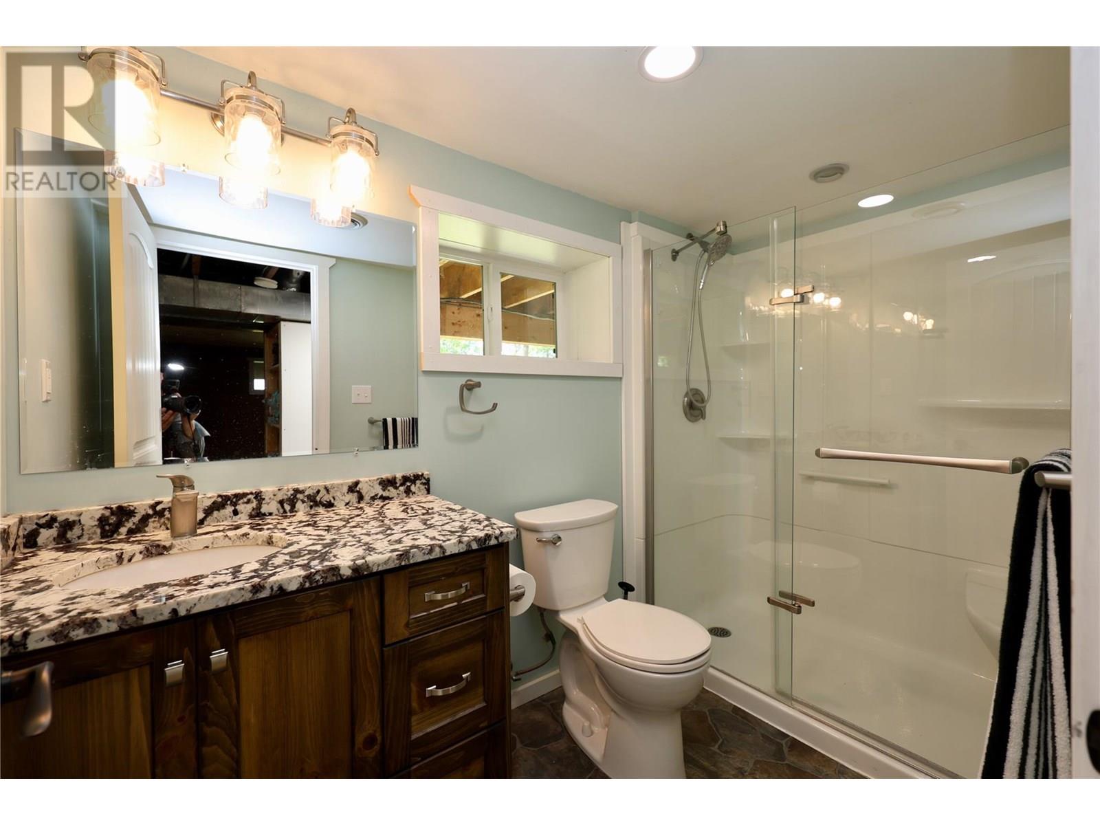 3049 95 Highway, Golden, British Columbia  V0A 1H2 - Photo 27 - 10351788