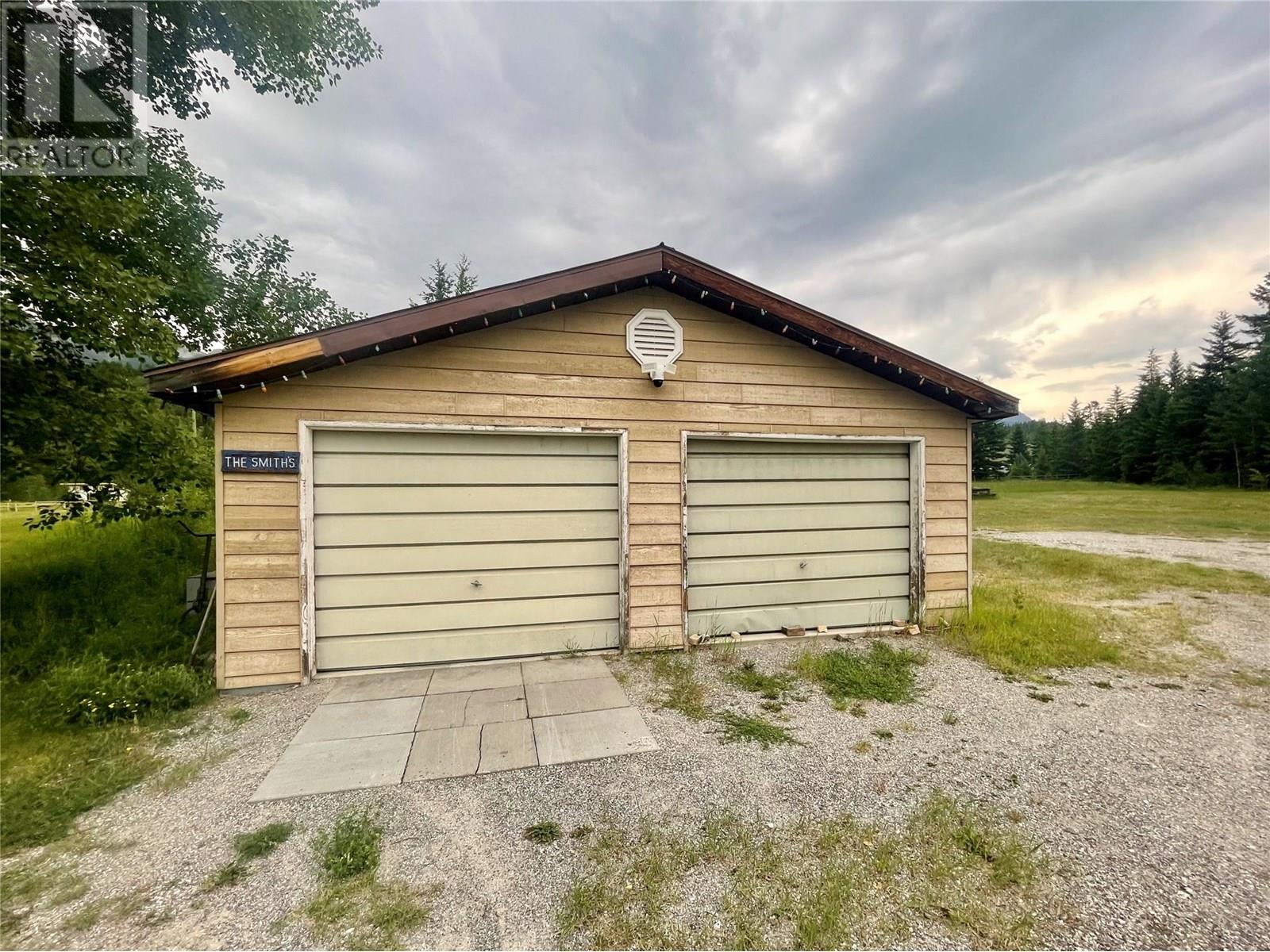 3049 95 Highway, Golden, British Columbia  V0A 1H2 - Photo 3 - 10351788