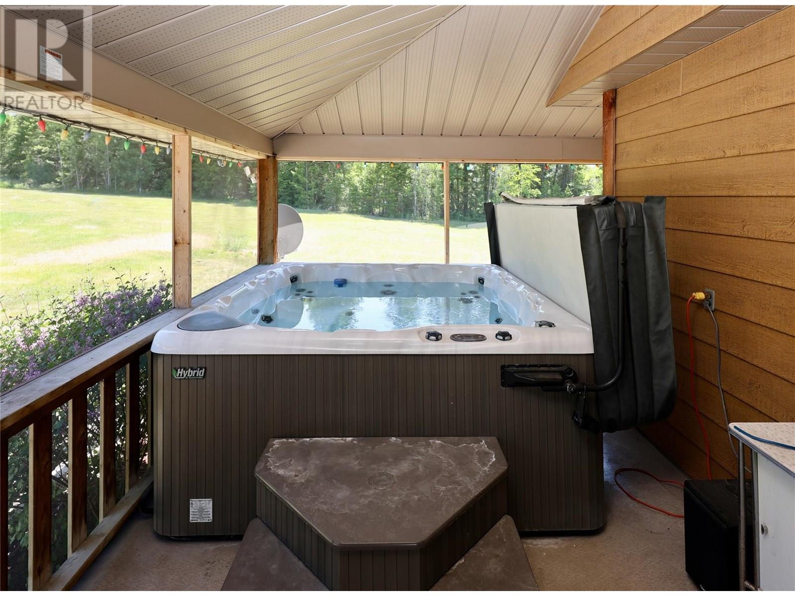 3049 95 Highway, Golden, British Columbia  V0A 1H2 - Photo 4 - 10351788