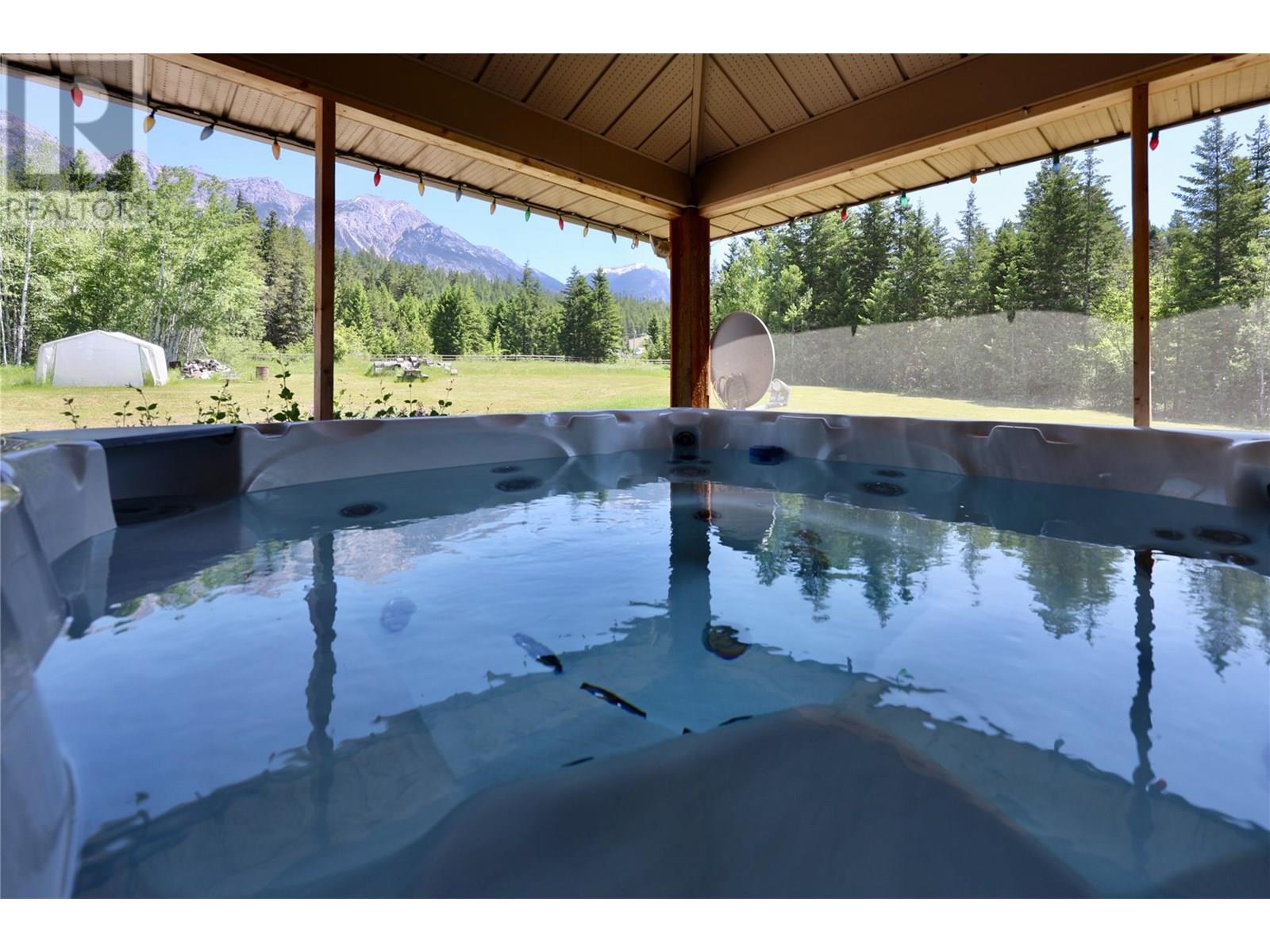 3049 95 Highway, Golden, British Columbia  V0A 1H2 - Photo 5 - 10351788