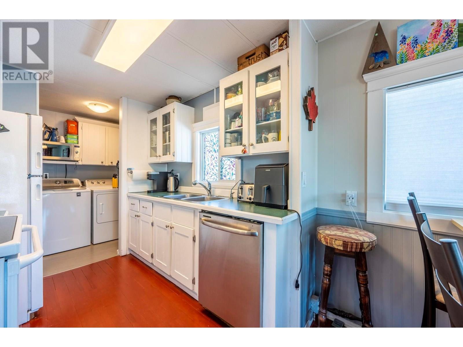 1056 King Crescent, Golden, British Columbia  V0A 1H0 - Photo 13 - 10352250