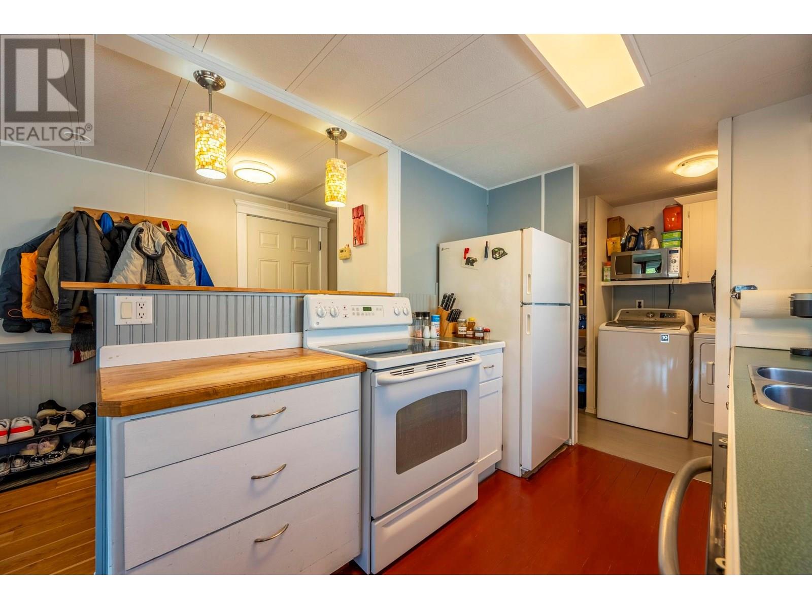 1056 King Crescent, Golden, British Columbia  V0A 1H0 - Photo 14 - 10352250