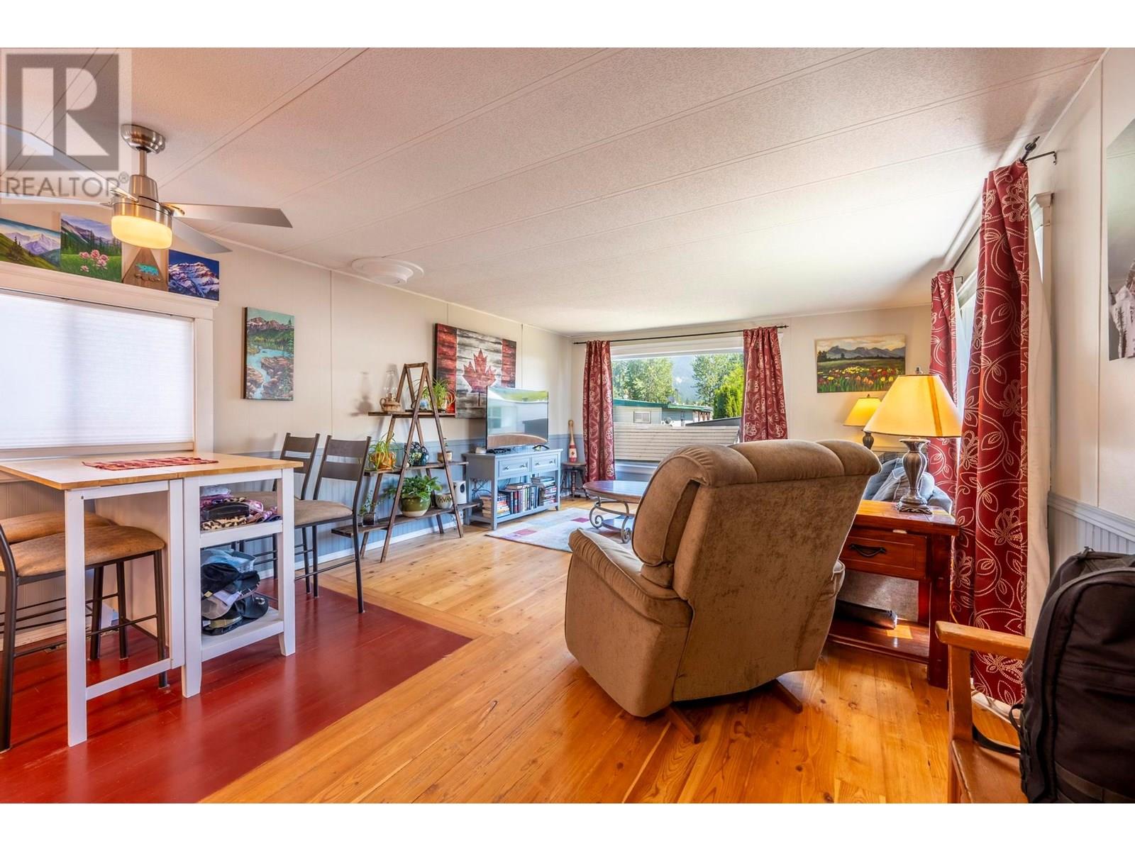 1056 King Crescent, Golden, British Columbia  V0A 1H0 - Photo 15 - 10352250