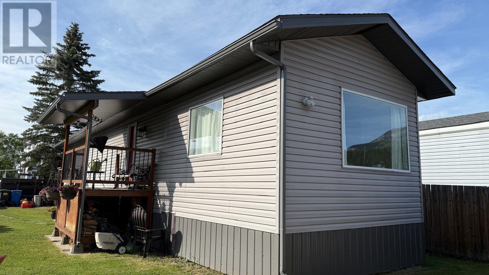 1056 King Crescent, Golden, British Columbia  V0A 1H0 - Photo 2 - 10352250