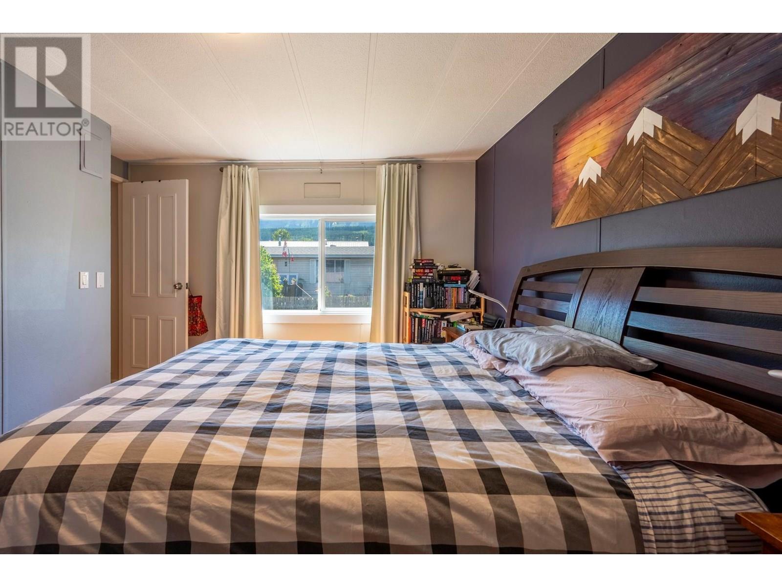 1056 King Crescent, Golden, British Columbia  V0A 1H0 - Photo 22 - 10352250