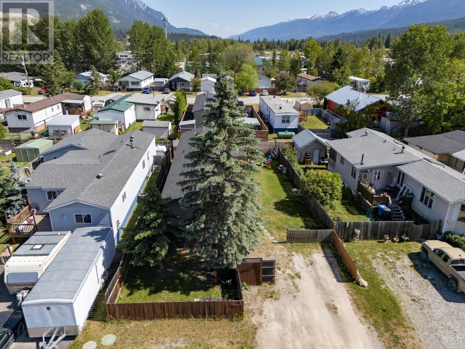 1056 King Crescent, Golden, British Columbia  V0A 1H0 - Photo 32 - 10352250