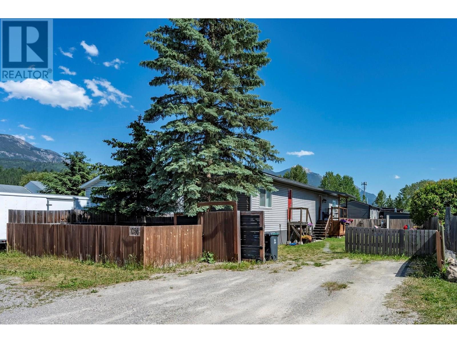 1056 King Crescent, Golden, British Columbia  V0A 1H0 - Photo 40 - 10352250