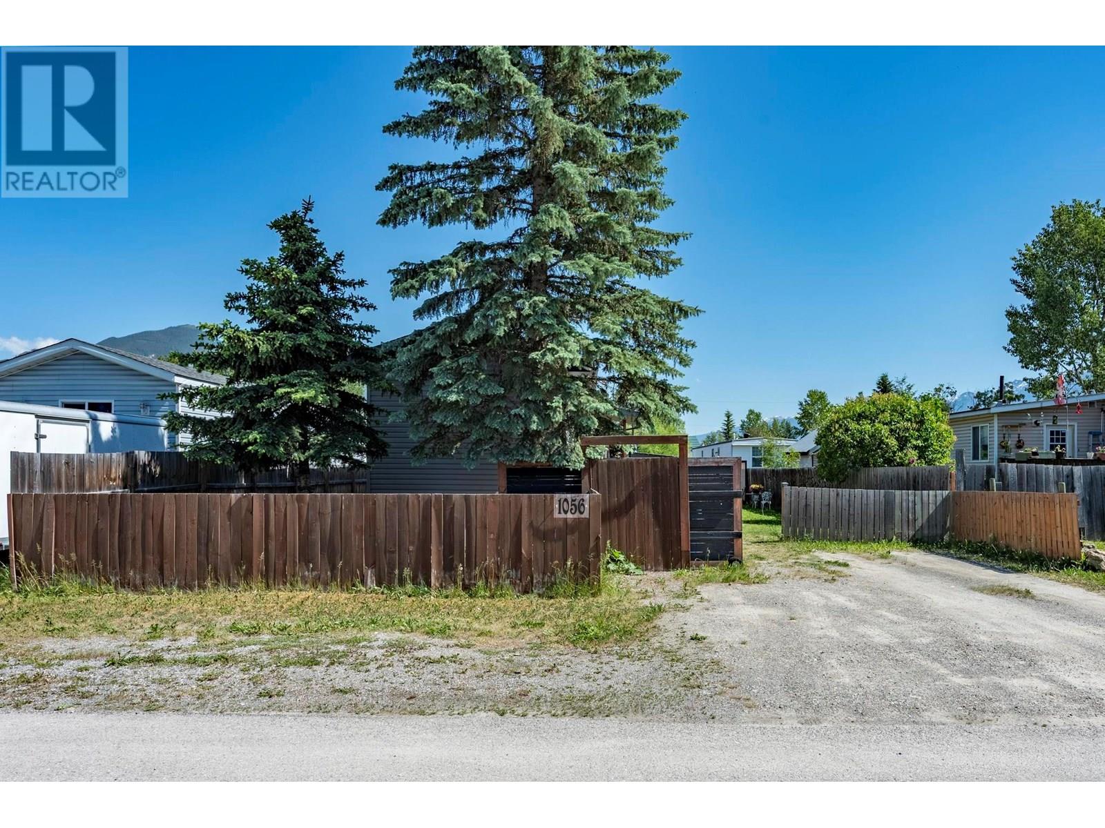 1056 King Crescent, Golden, British Columbia  V0A 1H0 - Photo 41 - 10352250