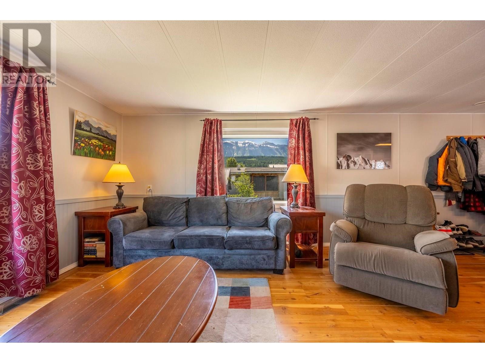 1056 King Crescent, Golden, British Columbia  V0A 1H0 - Photo 8 - 10352250