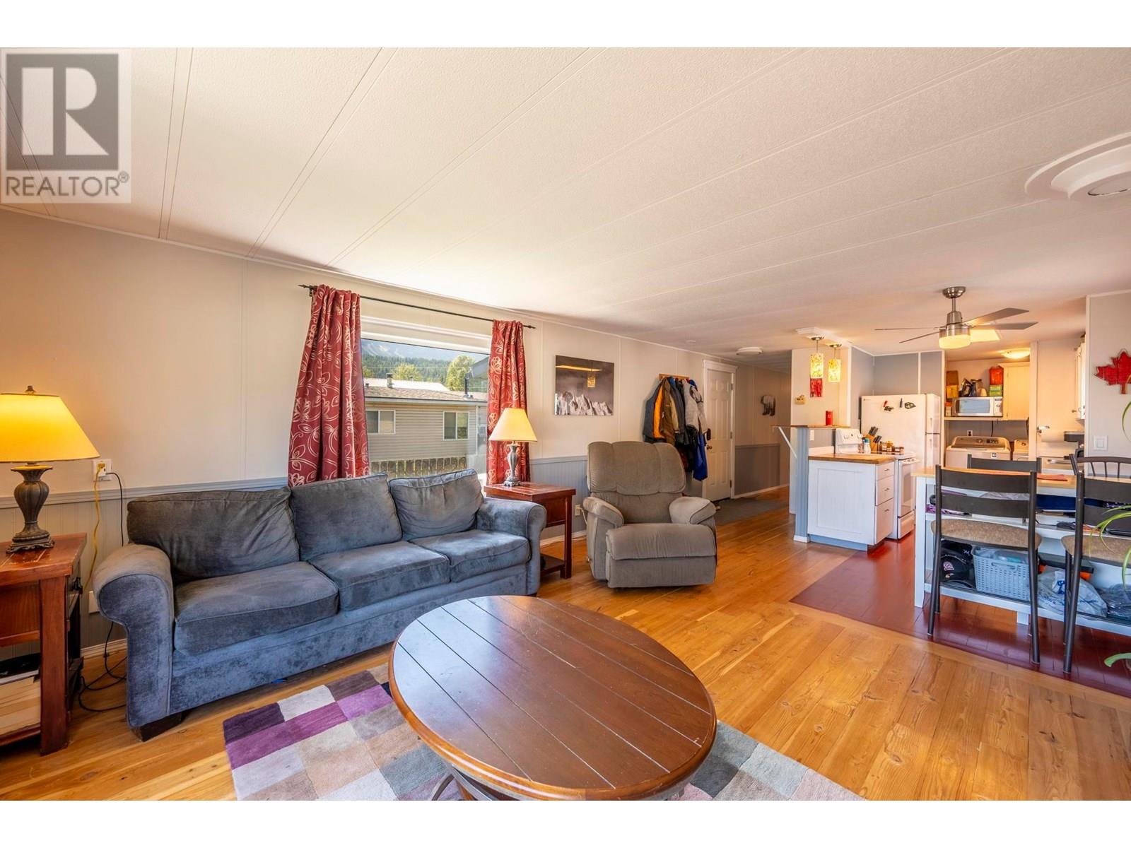 1056 King Crescent, Golden, British Columbia  V0A 1H0 - Photo 9 - 10352250