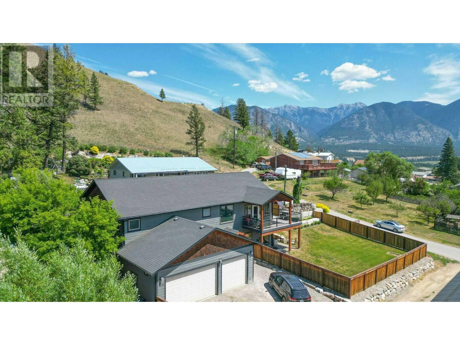 9175 West Avenue, Wilmer, British Columbia