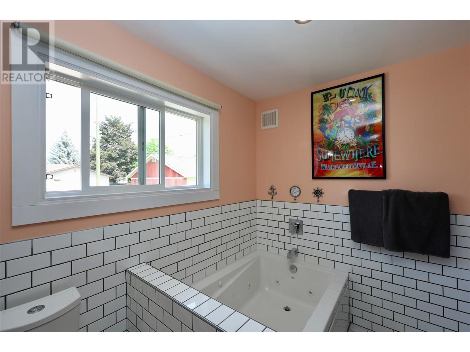 505 10th Street S, Golden, British Columbia  V0A 1H0 - Photo 37 - 10352275