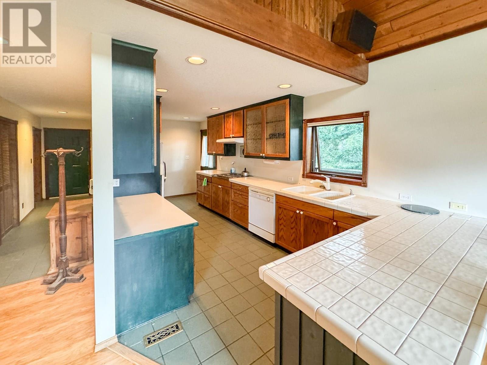 5182 Juniper Heights Road, Dry Gulch, British Columbia  V0A 1K2 - Photo 19 - 10351882