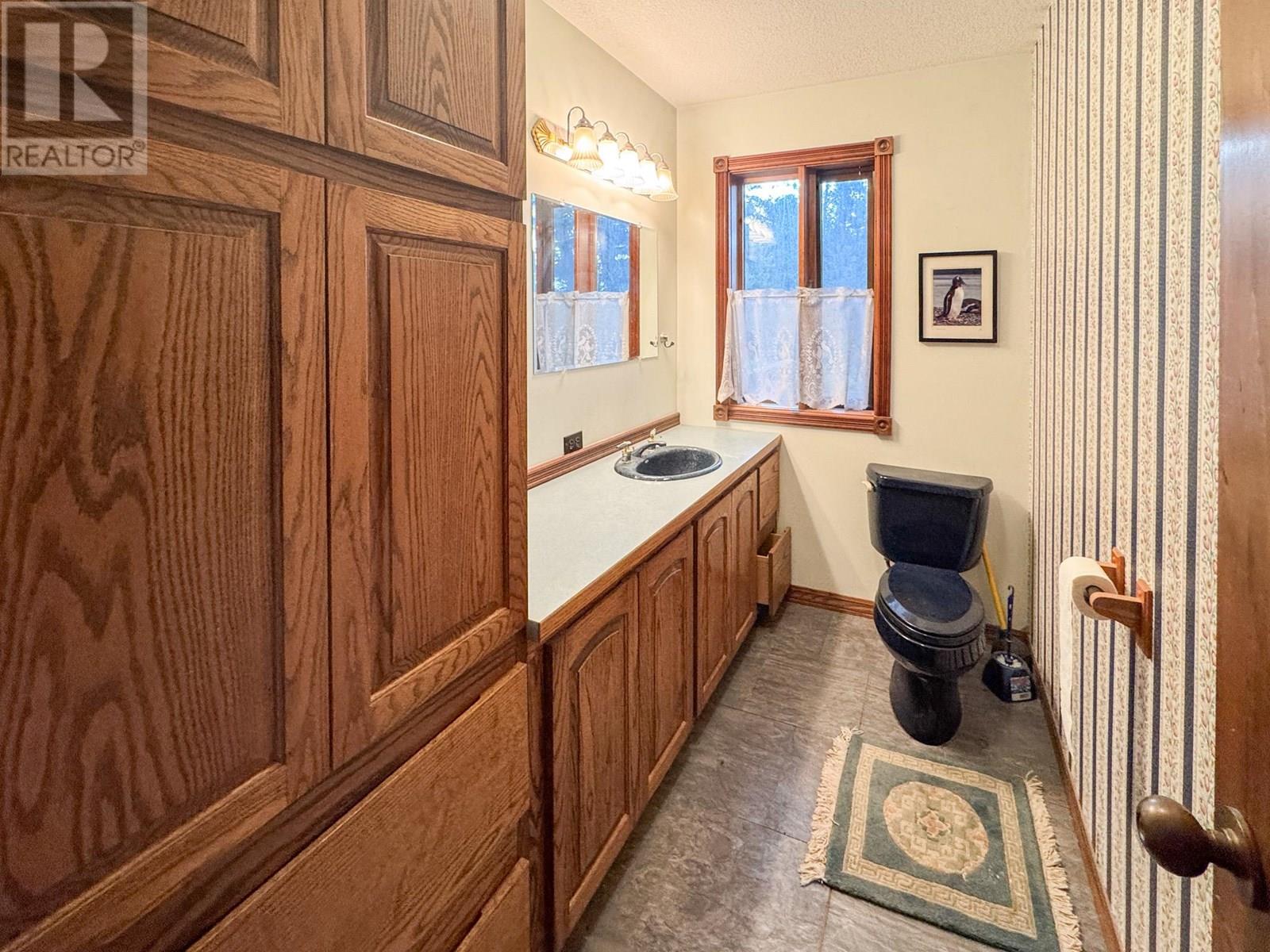 5182 Juniper Heights Road, Dry Gulch, British Columbia  V0A 1K2 - Photo 31 - 10351882