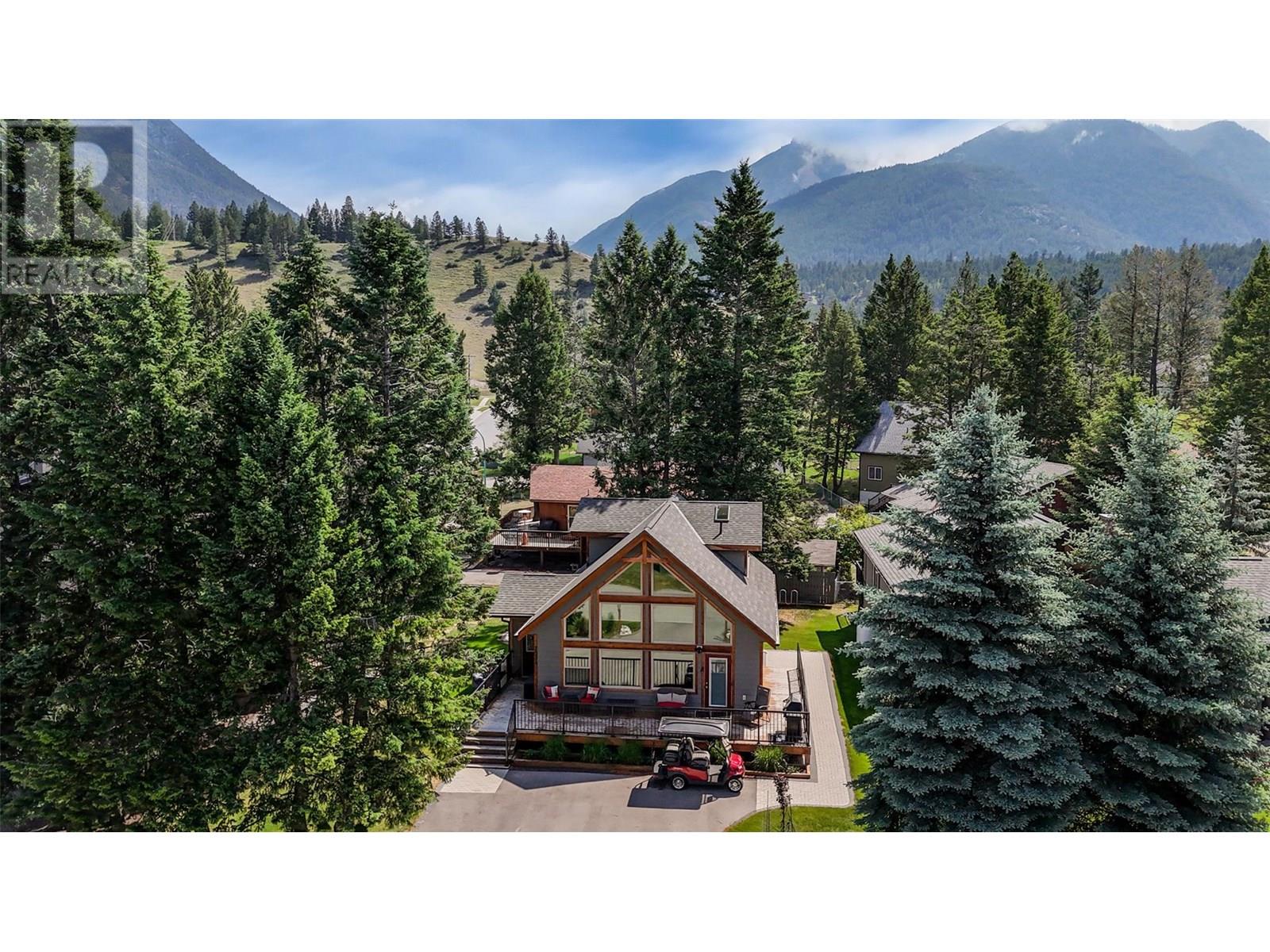 7334 Revelstoke Drive, Radium Hot Springs, British Columbia  V0A 1M0 - Photo 1 - 10352348