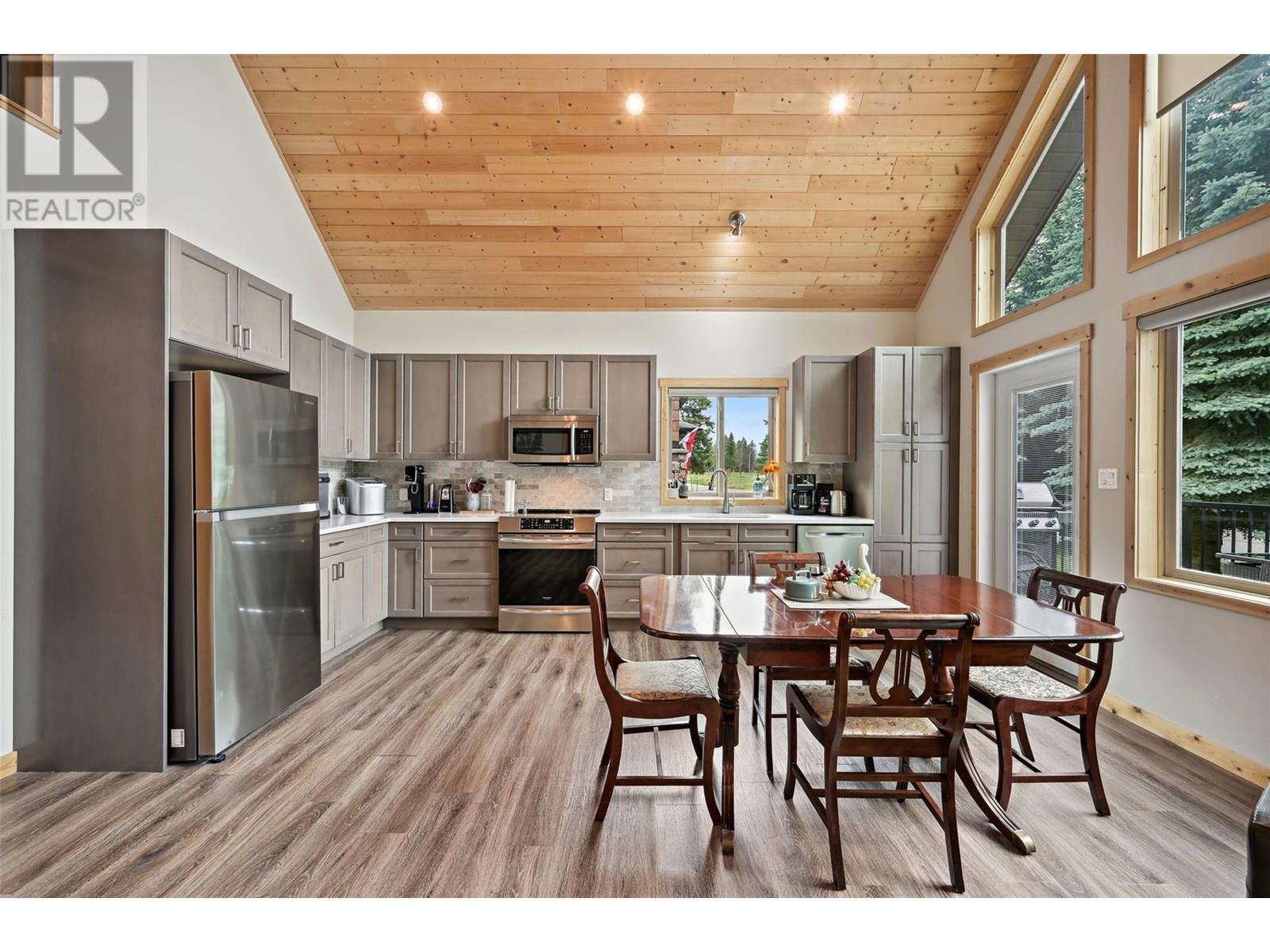 7334 Revelstoke Drive, Radium Hot Springs, British Columbia  V0A 1M0 - Photo 15 - 10352348