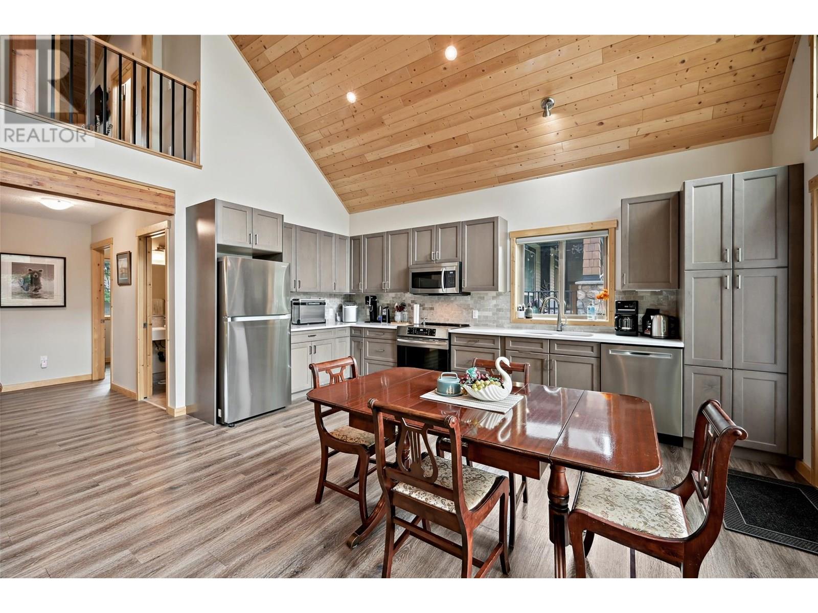 7334 Revelstoke Drive, Radium Hot Springs, British Columbia  V0A 1M0 - Photo 16 - 10352348