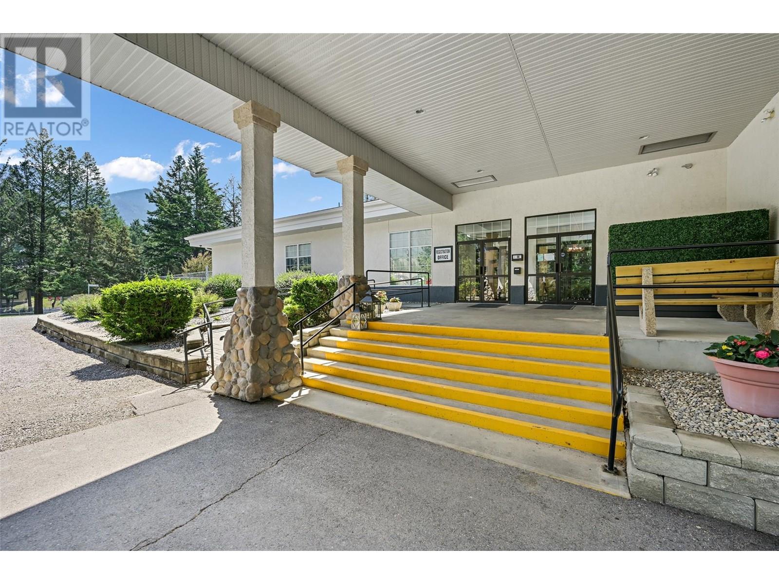 7334 Revelstoke Drive, Radium Hot Springs, British Columbia  V0A 1M0 - Photo 55 - 10352348