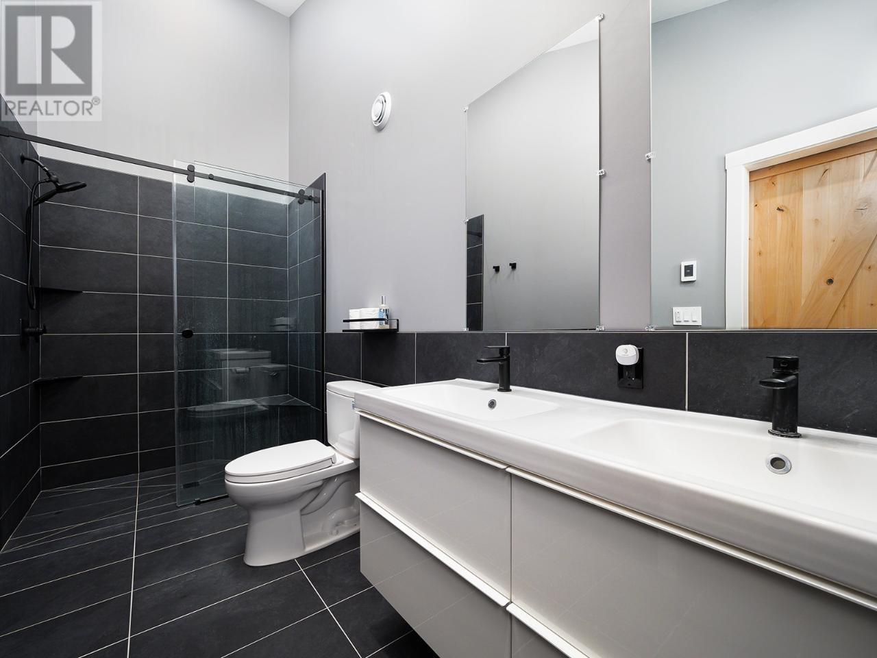 1360 Pine Drive Unit# 5, Golden, British Columbia  V0A 1H1 - Photo 23 - 10352809