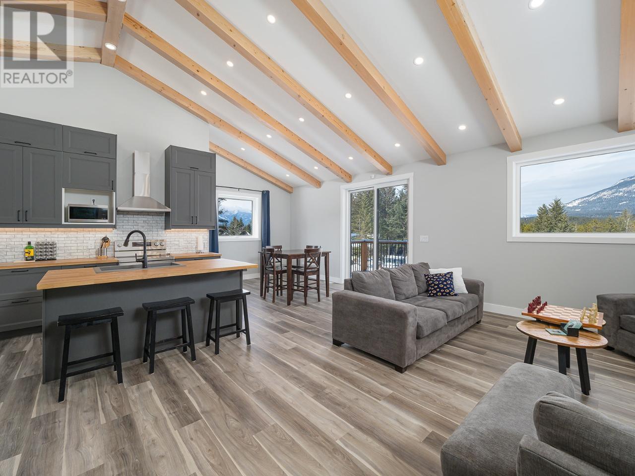 1360 Pine Drive Unit# 5, Golden, British Columbia  V0A 1H1 - Photo 3 - 10352809