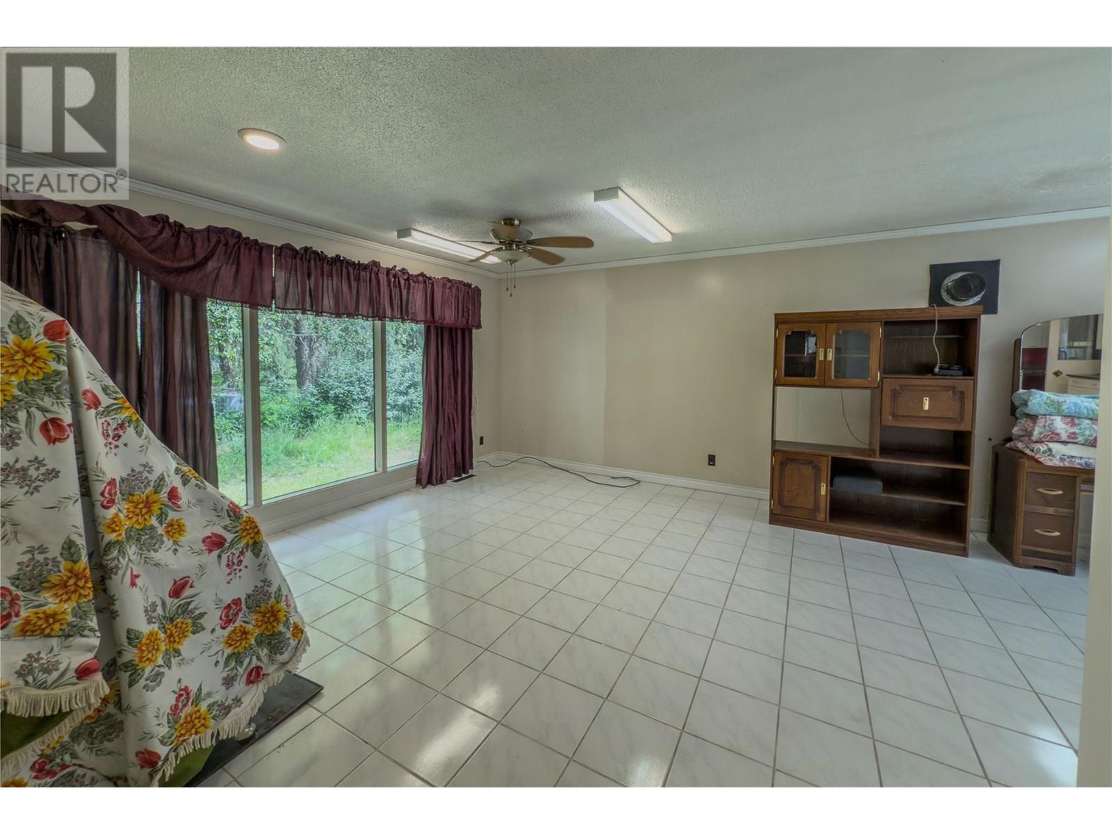 1691 Oberg Johnson Road, Golden, British Columbia  V0A 1H1 - Photo 3 - 10352667
