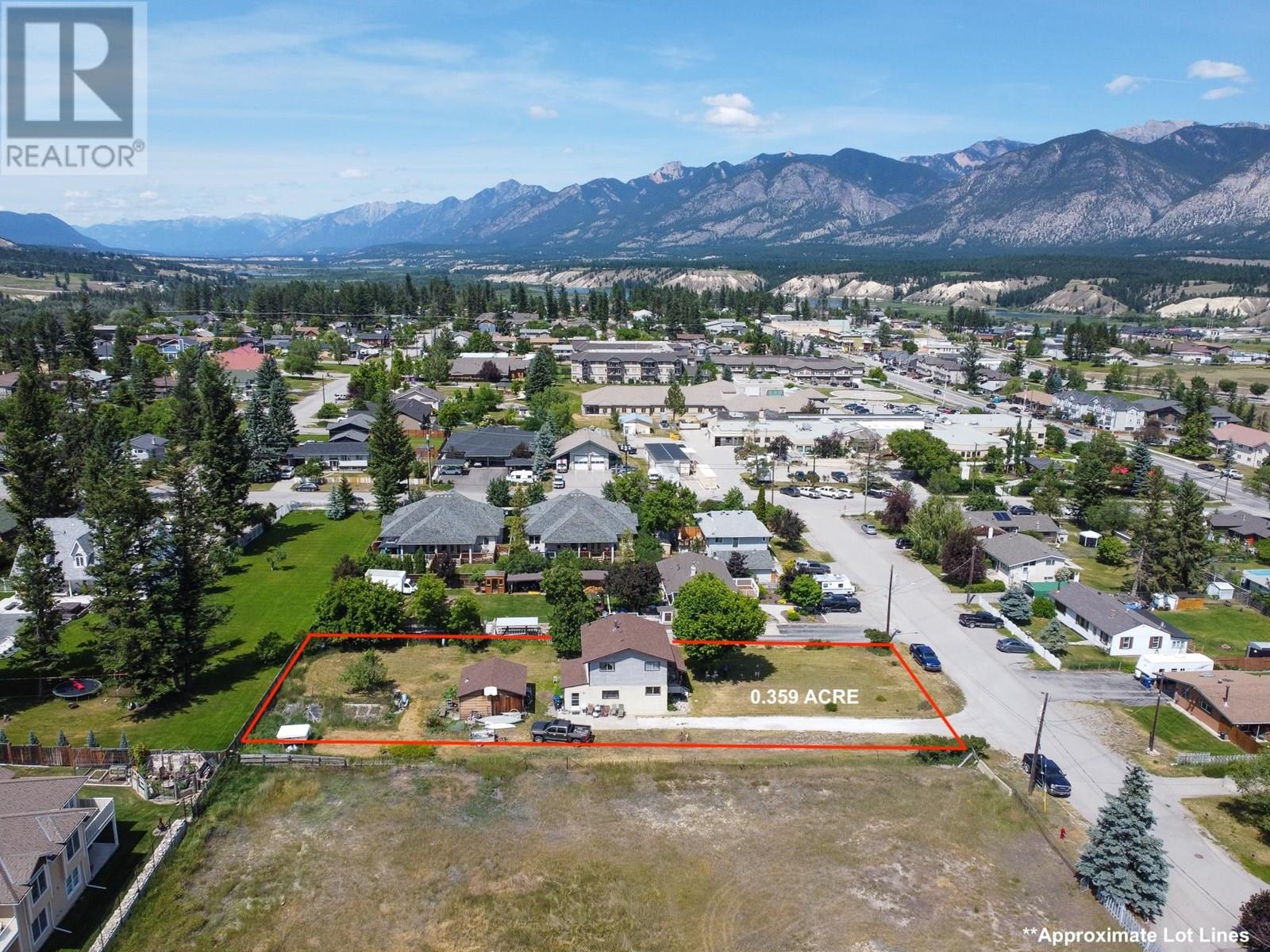 1012 11 Avenue, Invermere, British Columbia  V0A 1K4 - Photo 1 - 10353188
