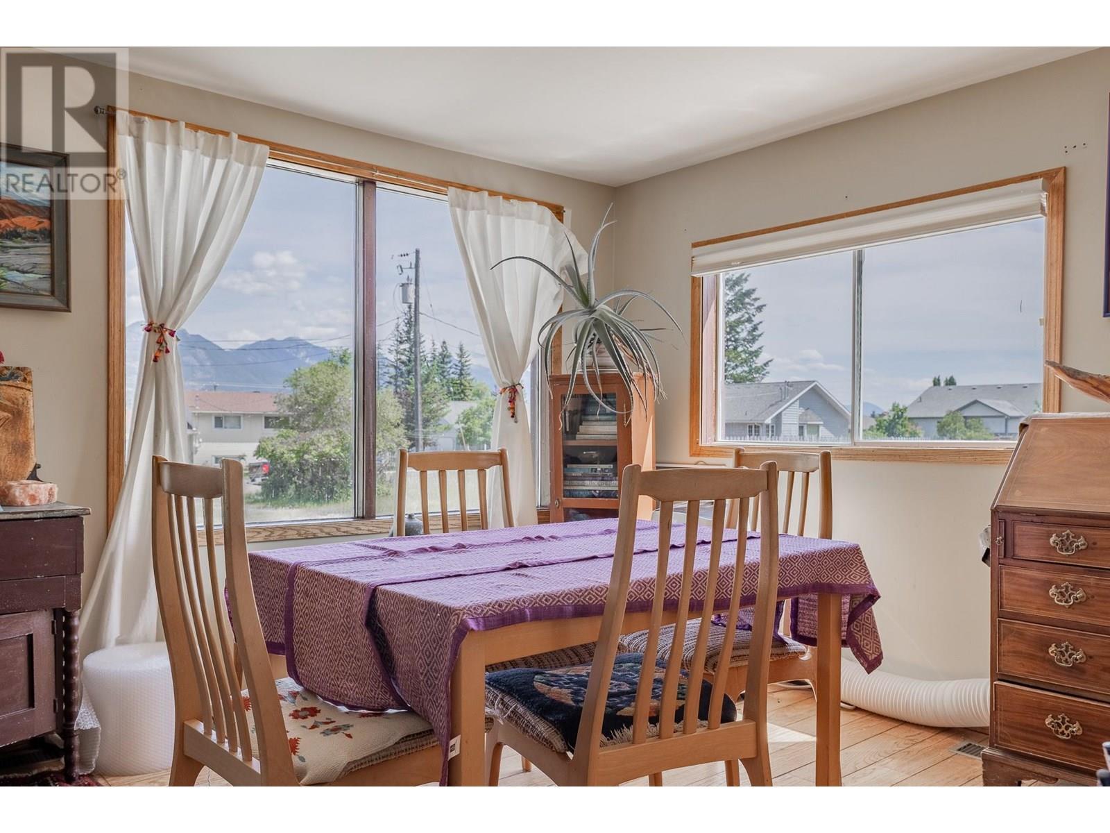 1012 11 Avenue, Invermere, British Columbia  V0A 1K4 - Photo 14 - 10353188