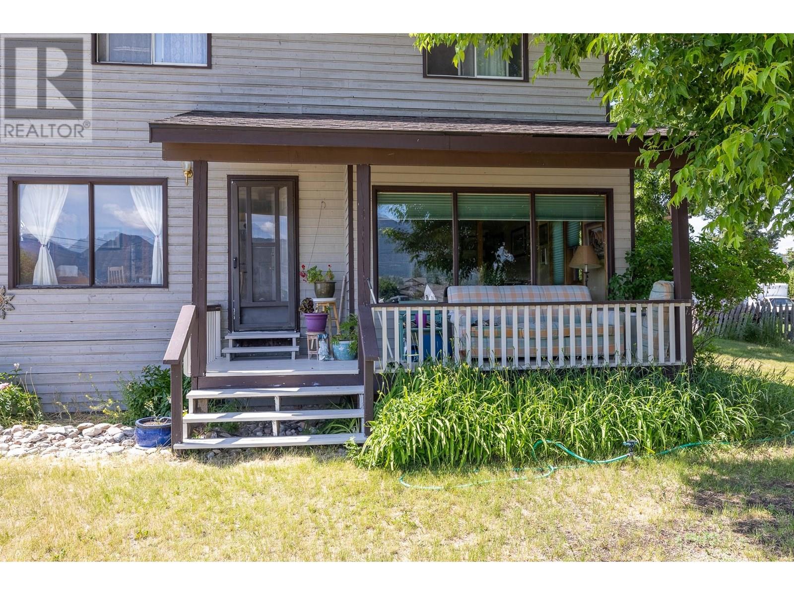 1012 11 Avenue, Invermere, British Columbia  V0A 1K4 - Photo 28 - 10353188