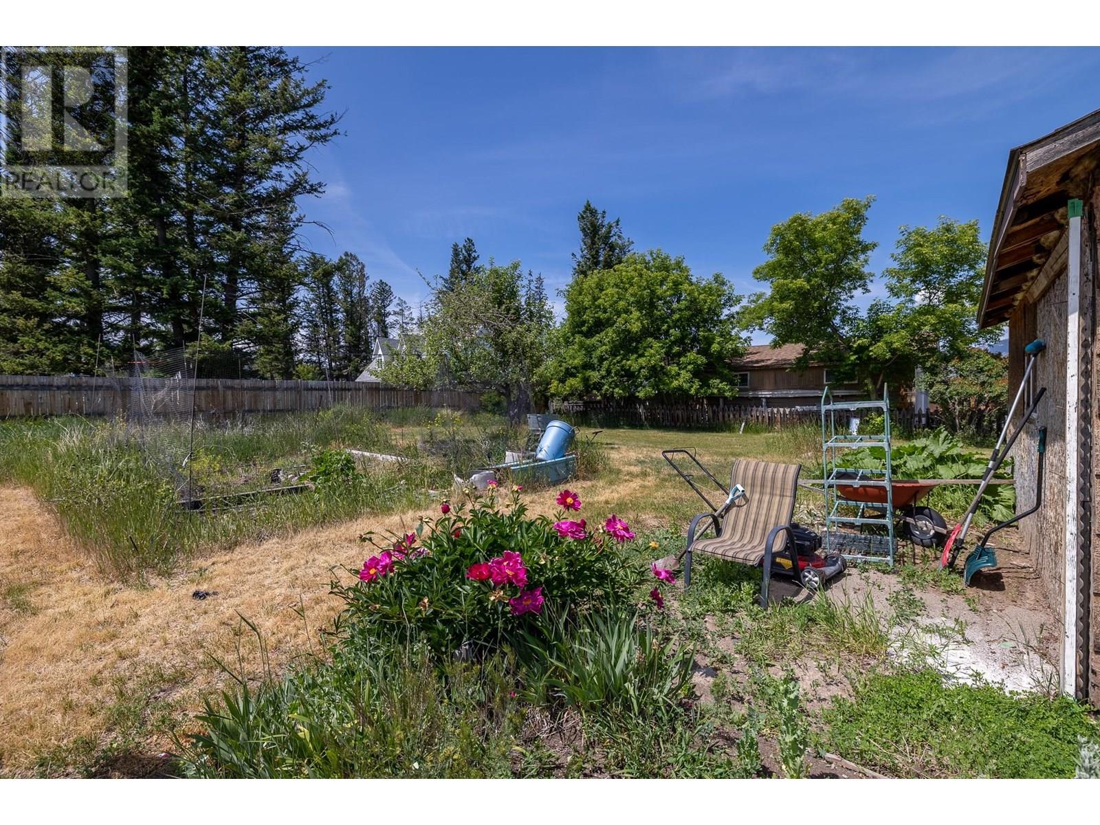 1012 11 Avenue, Invermere, British Columbia  V0A 1K4 - Photo 32 - 10353188