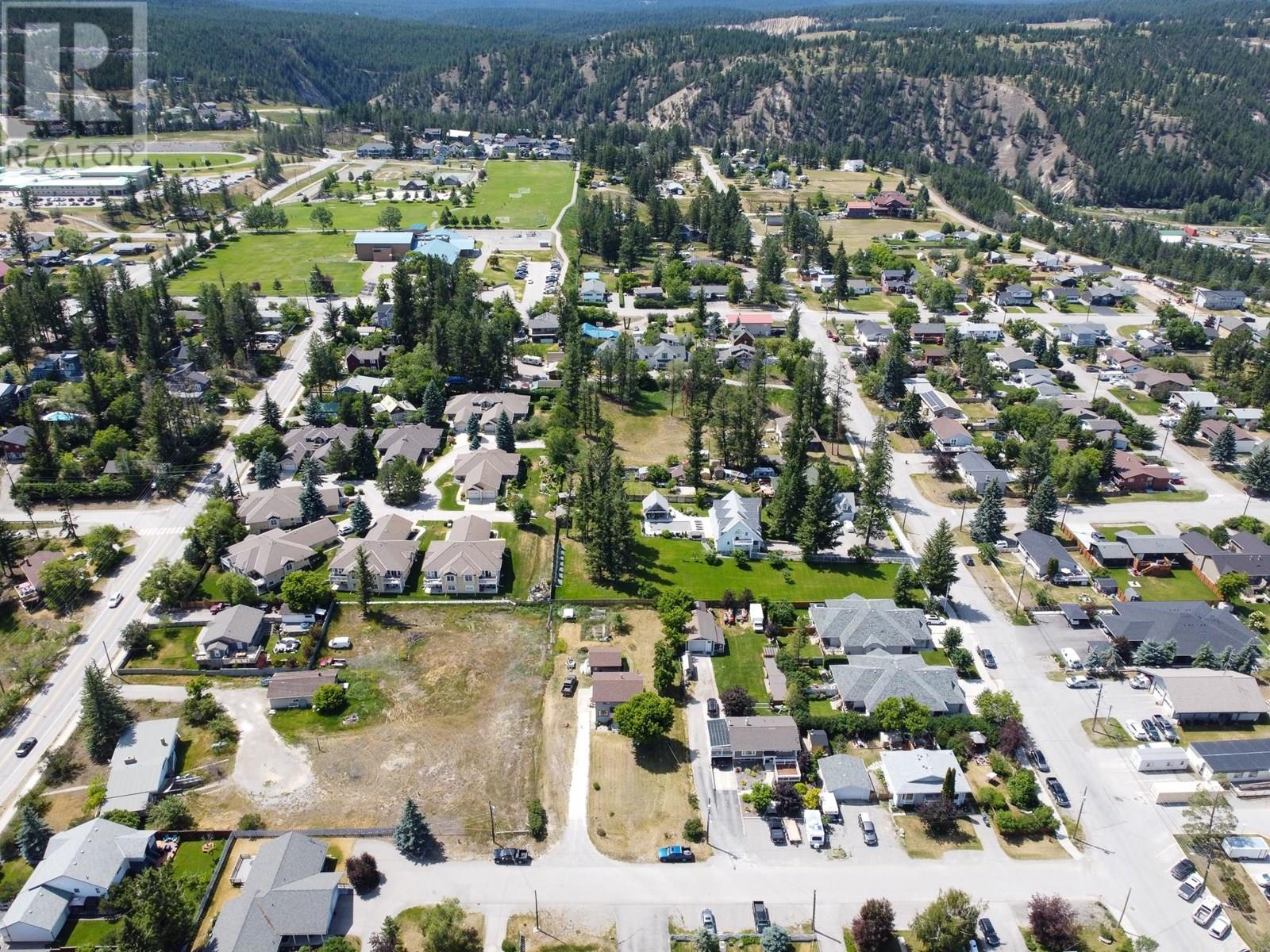 1012 11 Avenue, Invermere, British Columbia  V0A 1K4 - Photo 38 - 10353188