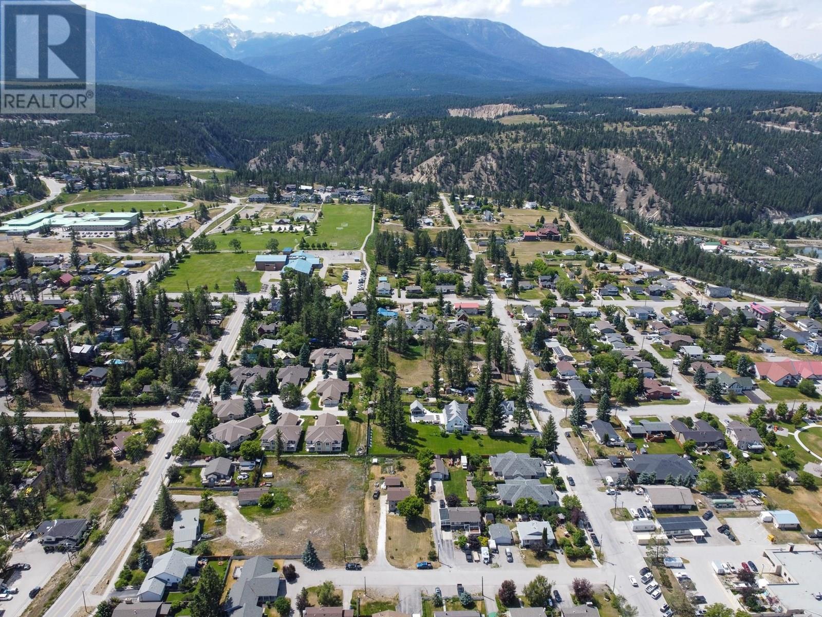 1012 11 Avenue, Invermere, British Columbia  V0A 1K4 - Photo 39 - 10353188