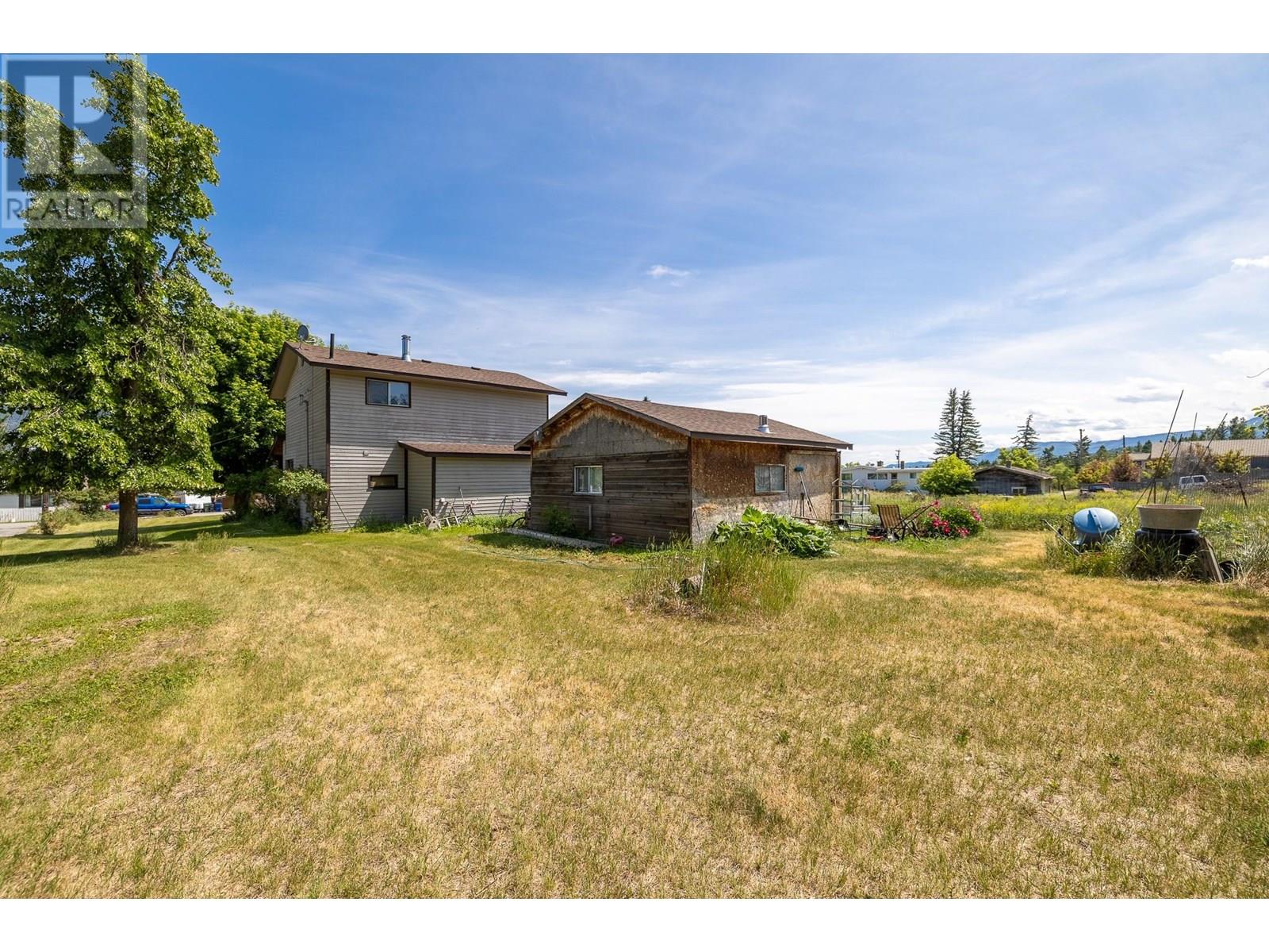 1012 11 Avenue, Invermere, British Columbia  V0A 1K4 - Photo 4 - 10353188
