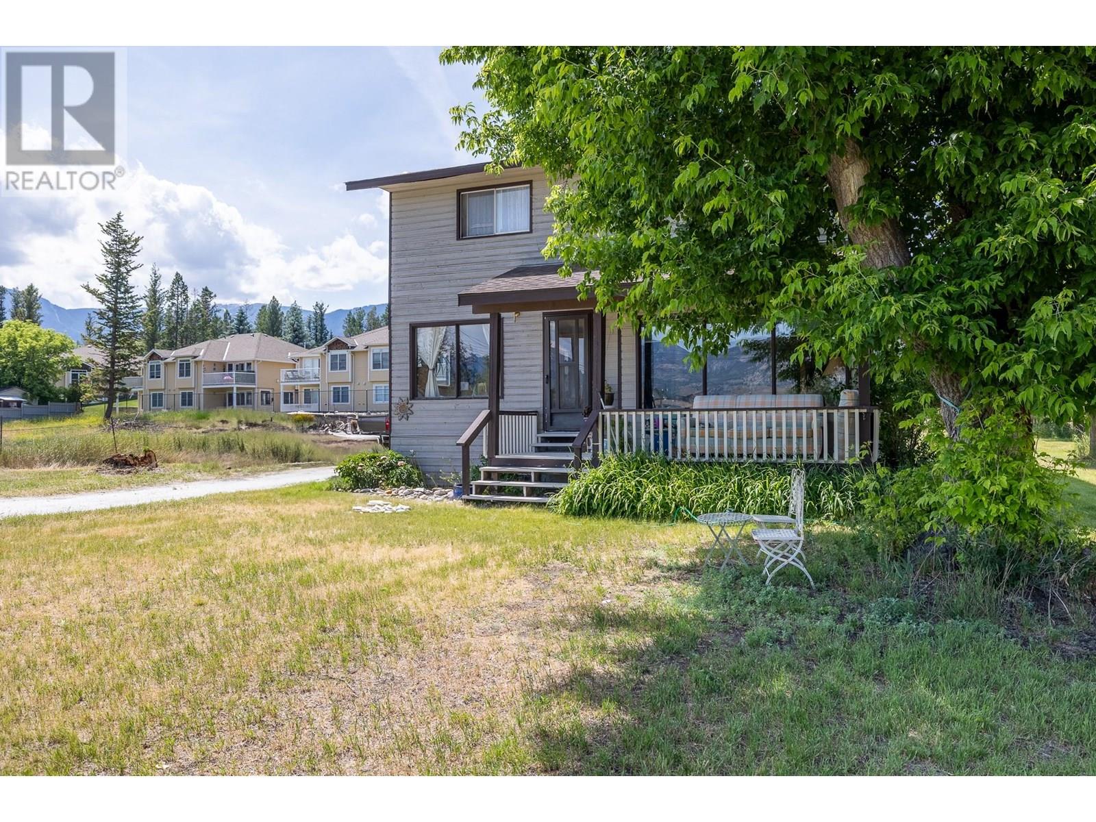 1012 11 Avenue, Invermere, British Columbia  V0A 1K4 - Photo 5 - 10353188