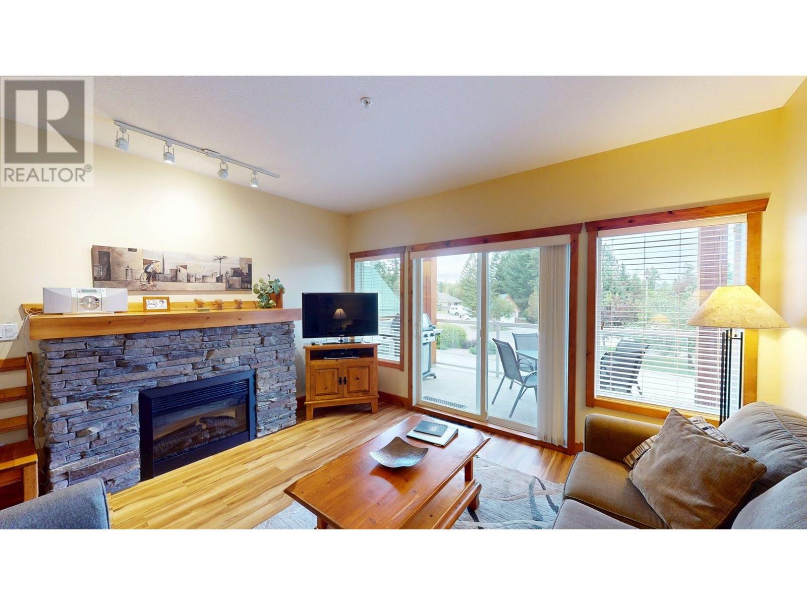 701 14a Crescent Unit# 213 I, Invermere, British Columbia  V0A 1K0 - Photo 2 - 10352876