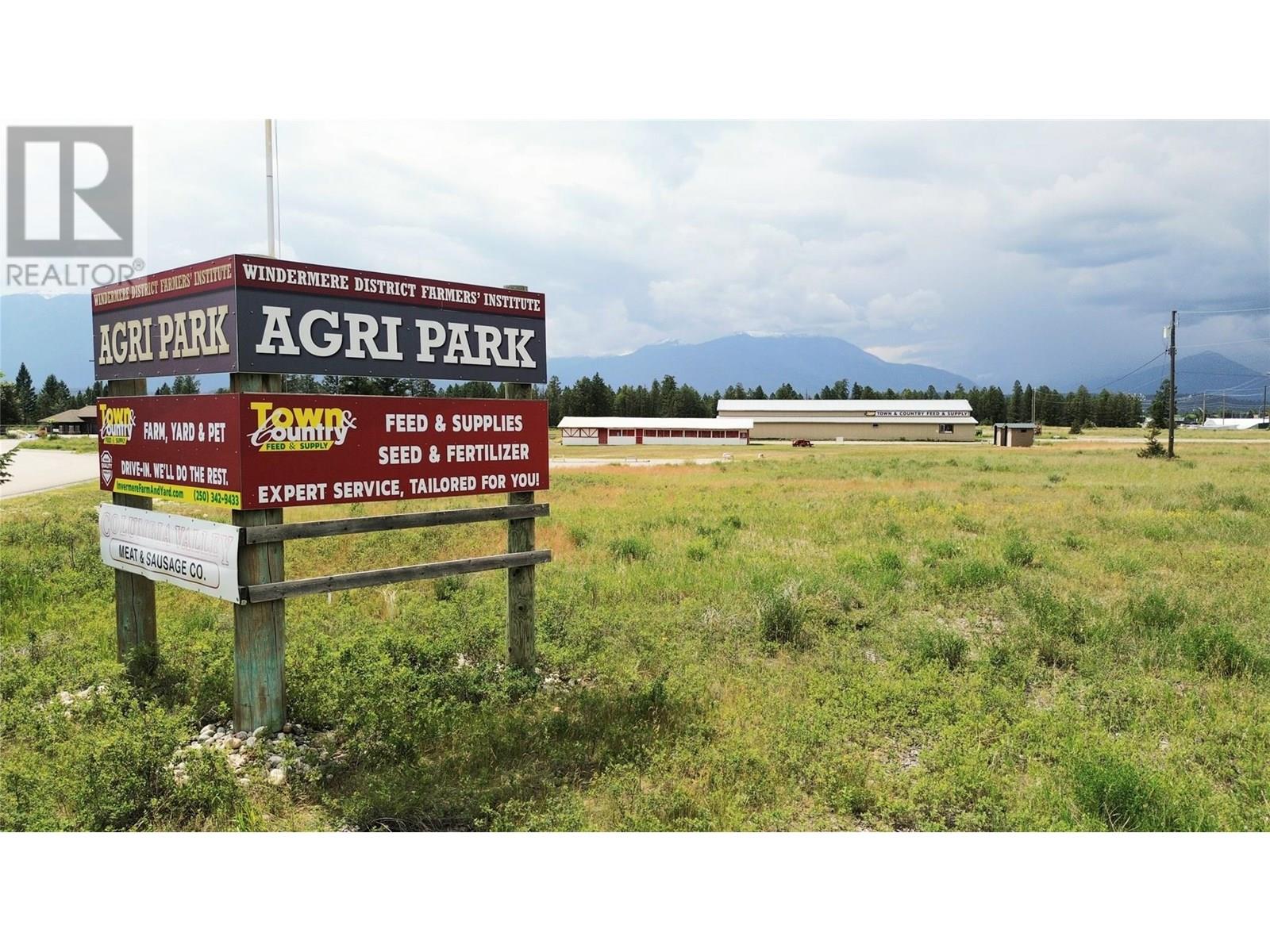 553 Highway 93/95, Invermere, British Columbia  V0A 1K3 - Photo 1 - 10353177