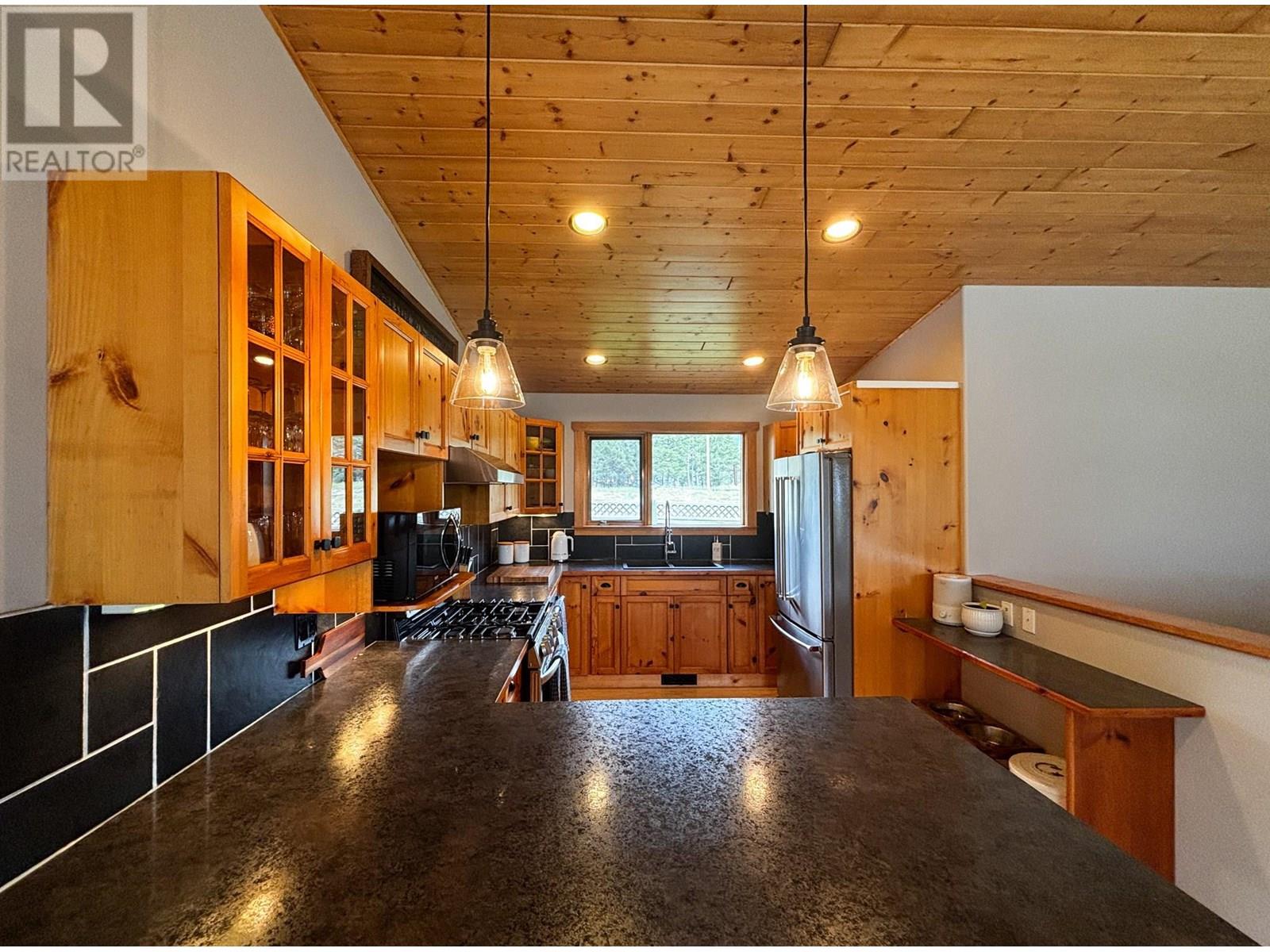 4761 Crescentwood Drive, Edgewater, British Columbia  V0A 1E0 - Photo 12 - 10353912