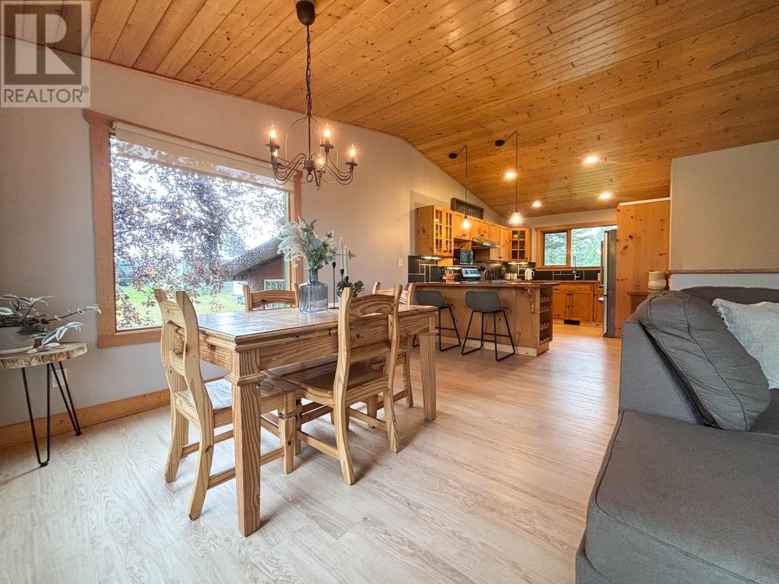 4761 Crescentwood Drive, Edgewater, British Columbia  V0A 1E0 - Photo 15 - 10353912