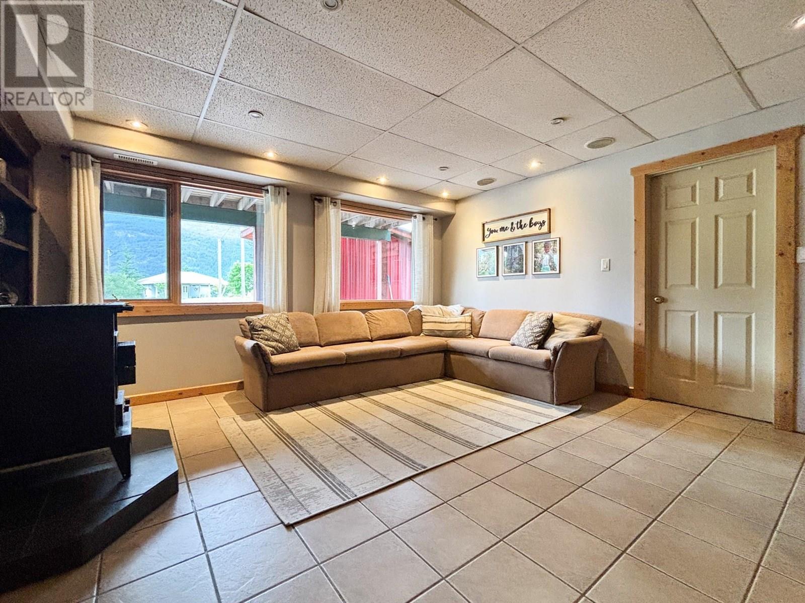 4761 Crescentwood Drive, Edgewater, British Columbia  V0A 1E0 - Photo 21 - 10353912
