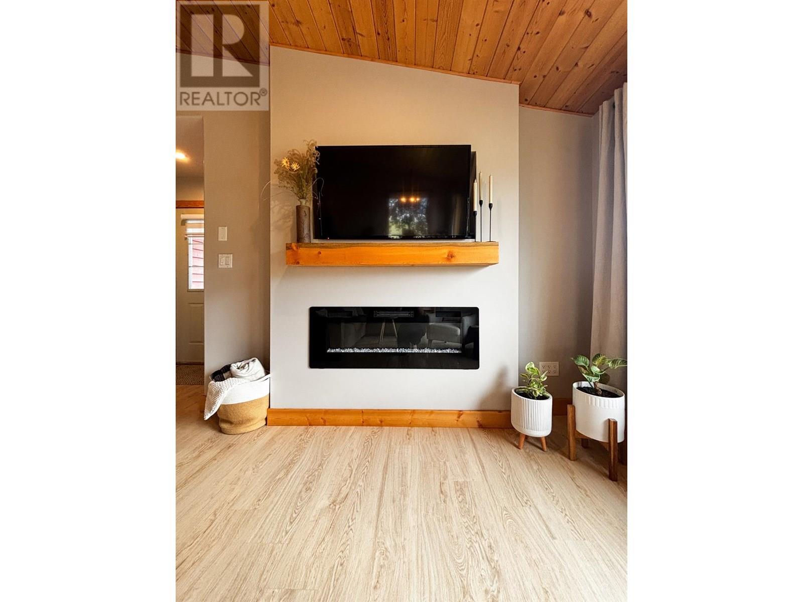4761 Crescentwood Drive, Edgewater, British Columbia  V0A 1E0 - Photo 9 - 10353912