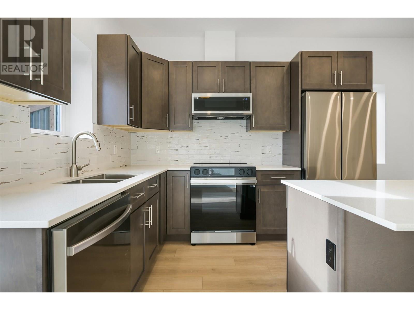 745 10 Avenue, Invermere, British Columbia  V0A 1K0 - Photo 15 - 10353937