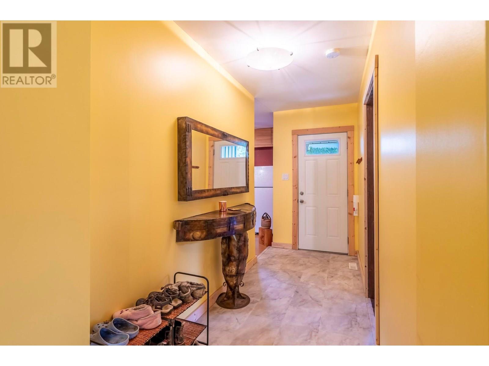 915 Ryter Road W, Golden, British Columbia  V0A 1H2 - Photo 28 - 10353995