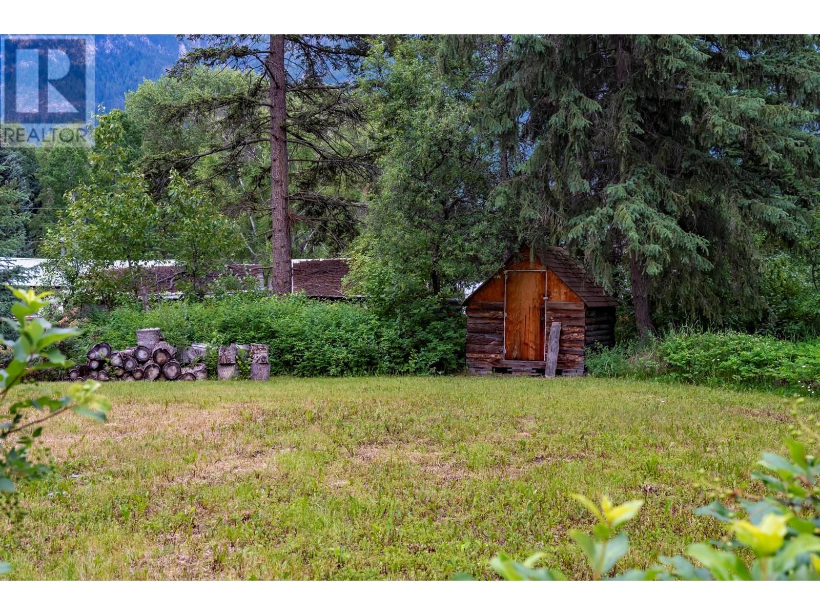 915 Ryter Road W, Golden, British Columbia  V0A 1H2 - Photo 36 - 10353995