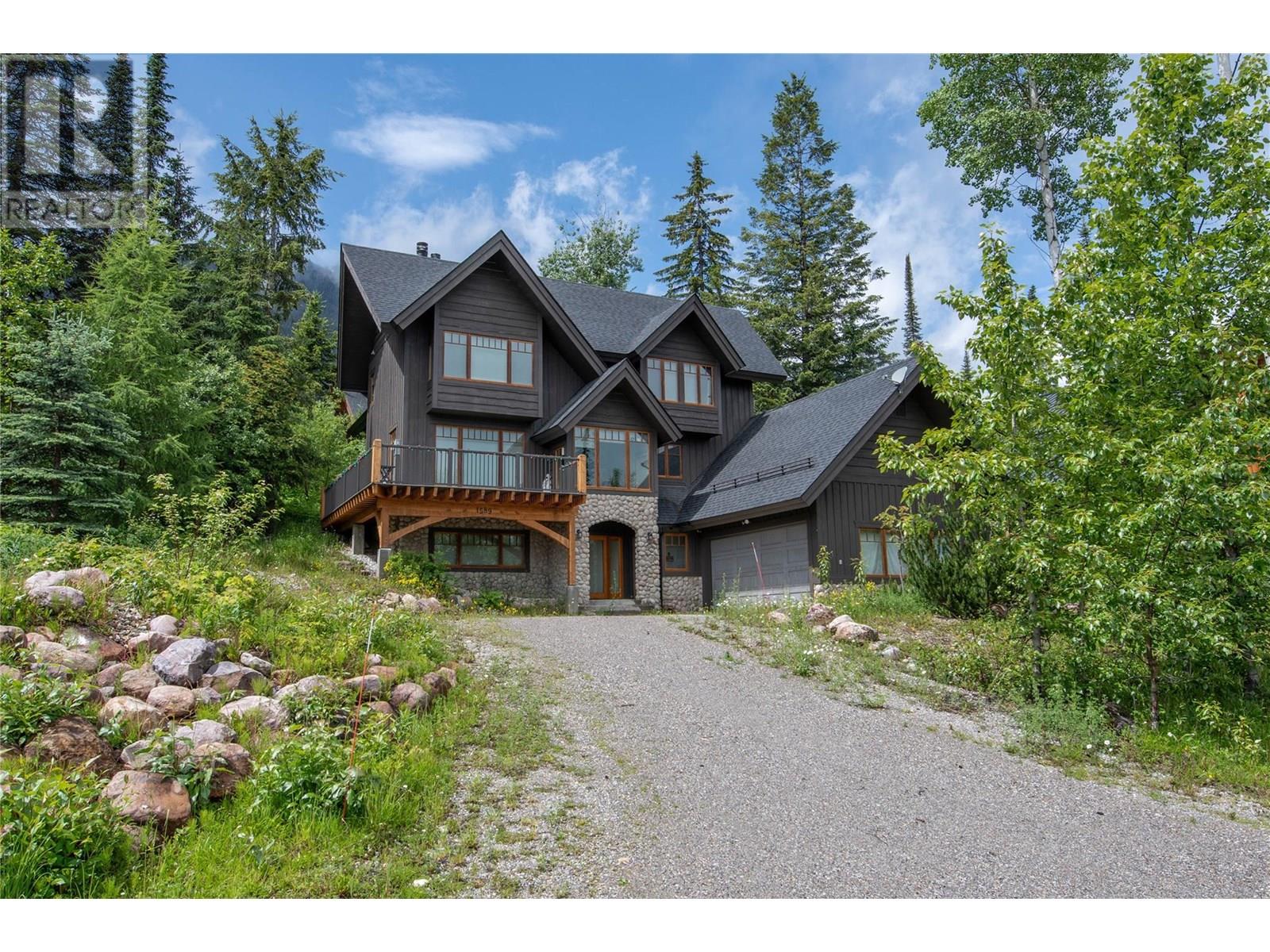 1589 Columbia Valley View, Golden, British Columbia  V0A 1H2 - Photo 1 - 10353274