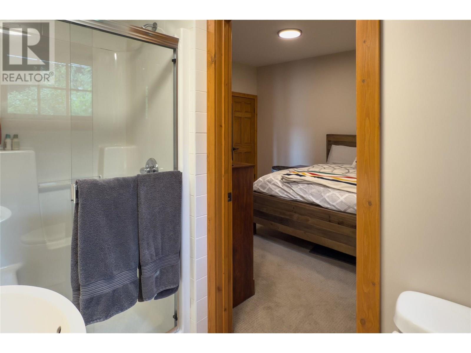 1589 Columbia Valley View, Golden, British Columbia  V0A 1H2 - Photo 14 - 10353274